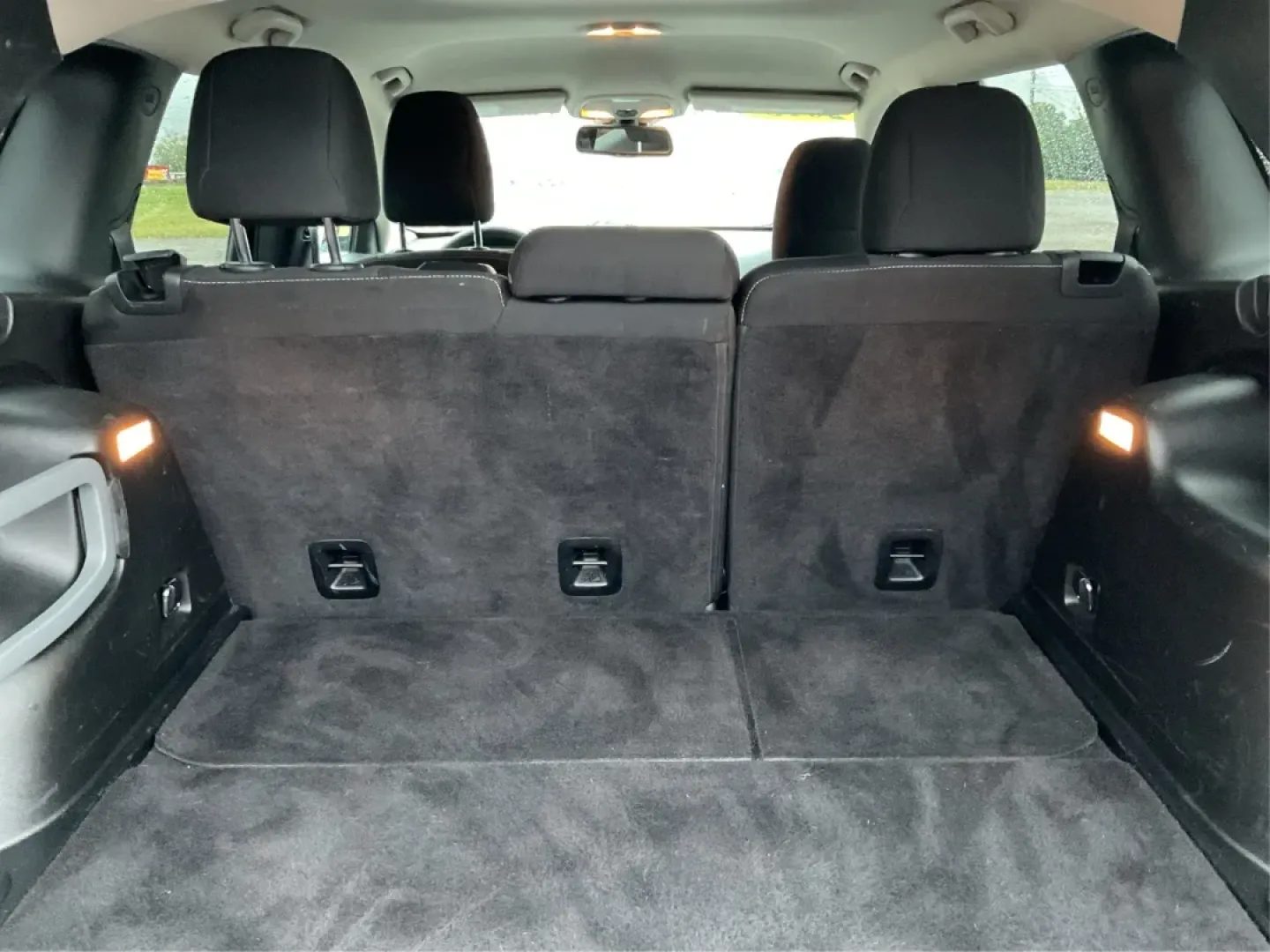 2015 Jeep Cherokee Latitude (1C4PJMCB4FW) with an Other engine, located at 1230 East Main St, Xenia, OH, 45385, (937) 908-9800, 39.688026, -83.910172 - **Adventure Awaits: 2015 Jeep Cherokee Latitude in Stunning Deep Cherry Red!**<br /> <br /> If you seek a versatile vehicle that effortlessly adapts to your lifestyle, look no further than this 2015 Jeep Cherokee Latitude, perfect for families, commuters, or anyone with a spirit for adventure. With - Photo#12