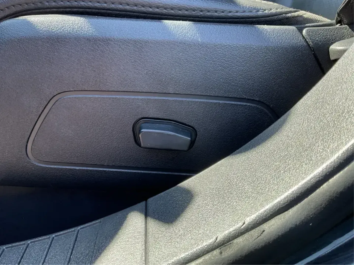 2016 Jeep Compass High Altitude Edition (1C4NJCEA0GD) with an 2L I-4 DOHC engine, CVT transmission, located at 8750 N County Rd 25A, Piqua, OH, 45356, (937) 908-9800, 40.164391, -84.232513 - Experience the thrill of adventure with the 2016 Jeep Compass High Altitude Edition, a versatile SUV designed for those who crave both comfort and capability. Whether you're a growing family seeking reliable transportation, a commuter navigating Riverside's bustling streets, or simply someone who en - Photo#17