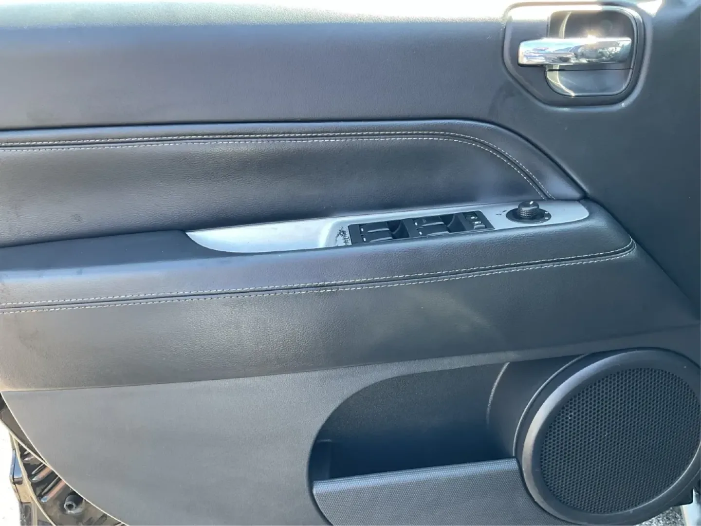 2016 Jeep Compass High Altitude Edition (1C4NJCEA0GD) with an 2L I-4 DOHC engine, located at 401 Woodman Dr, Riverside, OH, 45431, (937) 908-9800, 39.760899, -84.123421 - Experience the thrill of adventure with the 2016 Jeep Compass High Altitude Edition, a versatile SUV designed for those who crave both comfort and capability. Whether you're a growing family seeking reliable transportation, a commuter navigating Riverside's bustling streets, or simply someone who en - Photo#18