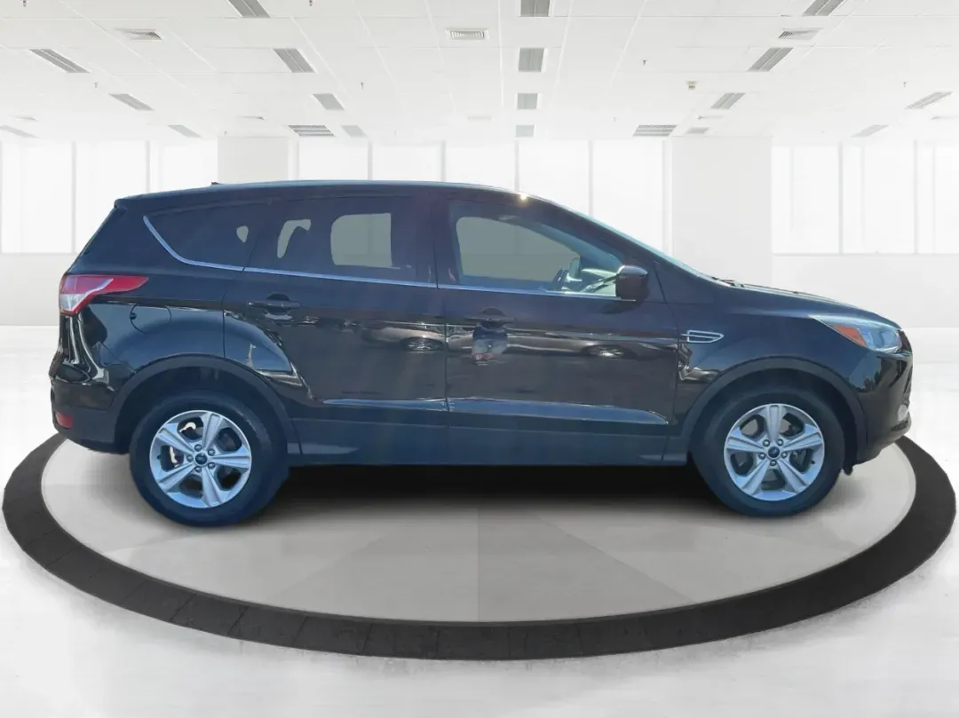 2016 Ford Escape SE (1FMCU9G92GU) with an Other engine, located at 1230 East Main St, Xenia, OH, 45385, (937) 908-9800, 39.688026, -83.910172 - 2016 Ford Escape SE - Photo#1