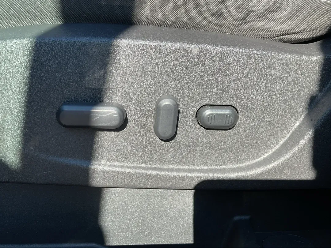 2016 Ford Escape SE (1FMCU9G92GU) with an Other engine, located at 1230 East Main St, Xenia, OH, 45385, (937) 908-9800, 39.688026, -83.910172 - 2016 Ford Escape SE - Photo#18