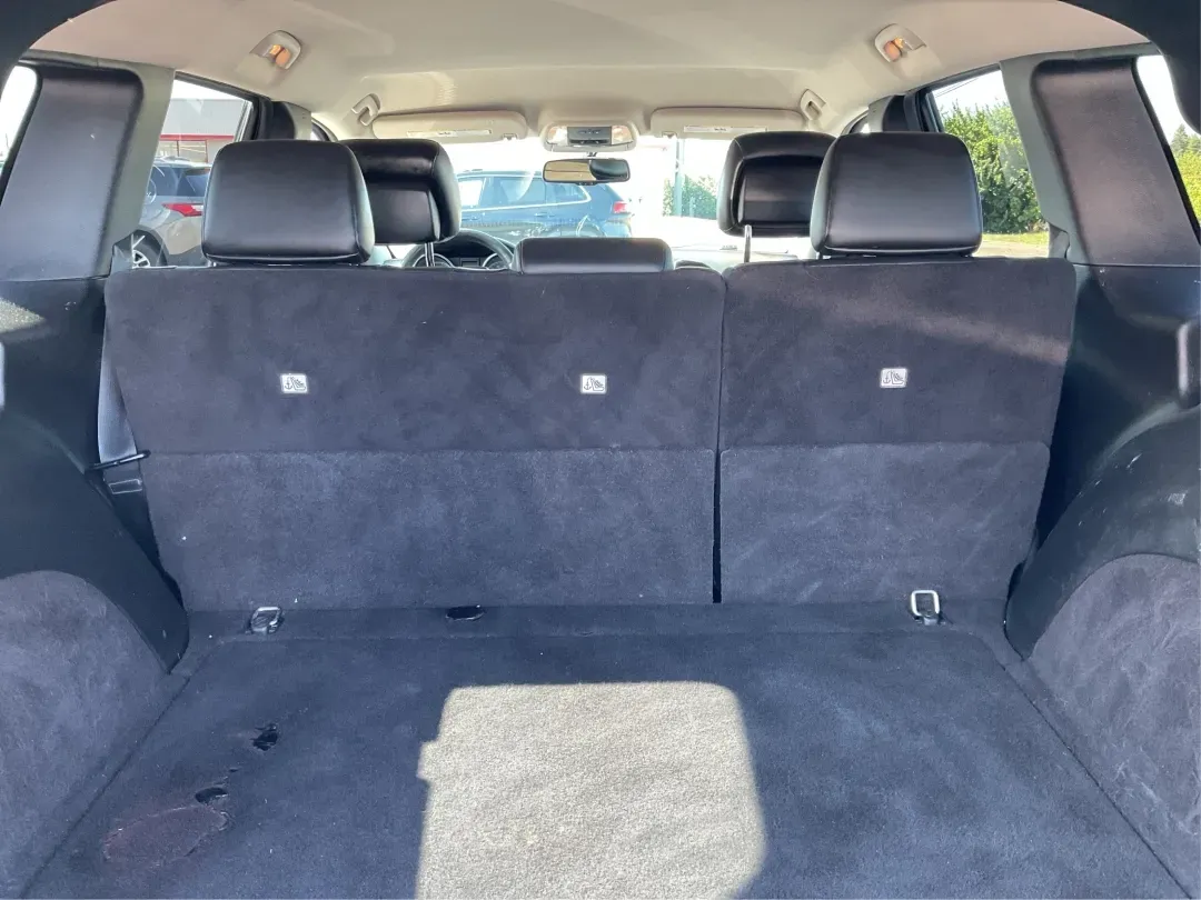 2012 Jeep Grand Cherokee Laredo (1C4RJFAG8CC) with an Other engine, located at 1951 S Dayton Lakeview Rd., New Carlisle, OH, 45344, (937) 908-9800, 39.890999, -84.050255 - **Adventure Awaits with the 2012 Jeep Grand Cherokee Laredo Perfect for Your Next Journey!**<br /> <br /> Are you ready to upgrade your driving experience while embracing the adventurous lifestyle that comes with owning an SUV? The 2012 Jeep Grand Cherokee Laredo is the epitome of versatility, desi - Photo#12