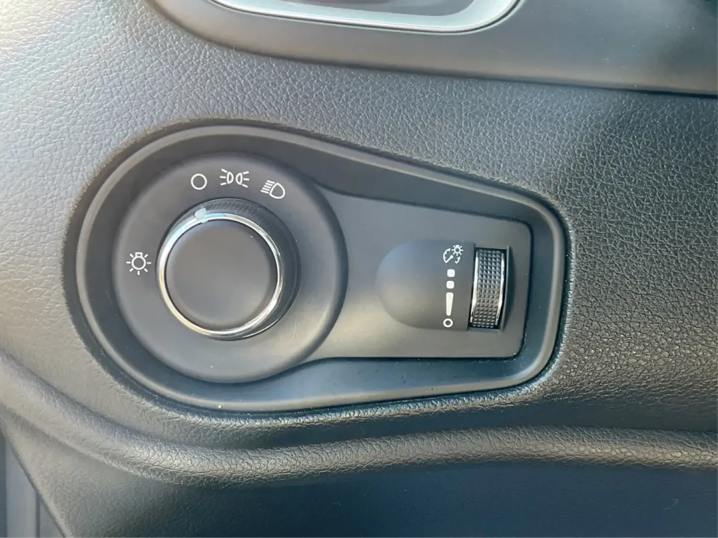 2018 Jeep Renegade Sport 4x4 (ZACCJBAB1JP) with an Other engine, located at 8750 N County Rd 25A, Piqua, OH, 45356, (937) 908-9800, 40.164391, -84.232513 - Are you in search of a versatile vehicle that seamlessly adapts to your on-the-go lifestyle? Look no further than the **2018 Jeep Renegade Sport 4x4**, now available at **Advantage Car and Credit** in Piqua, OH. Perfect for weekend adventures, daily commutes, or family outings, this crossover offers - Photo#18