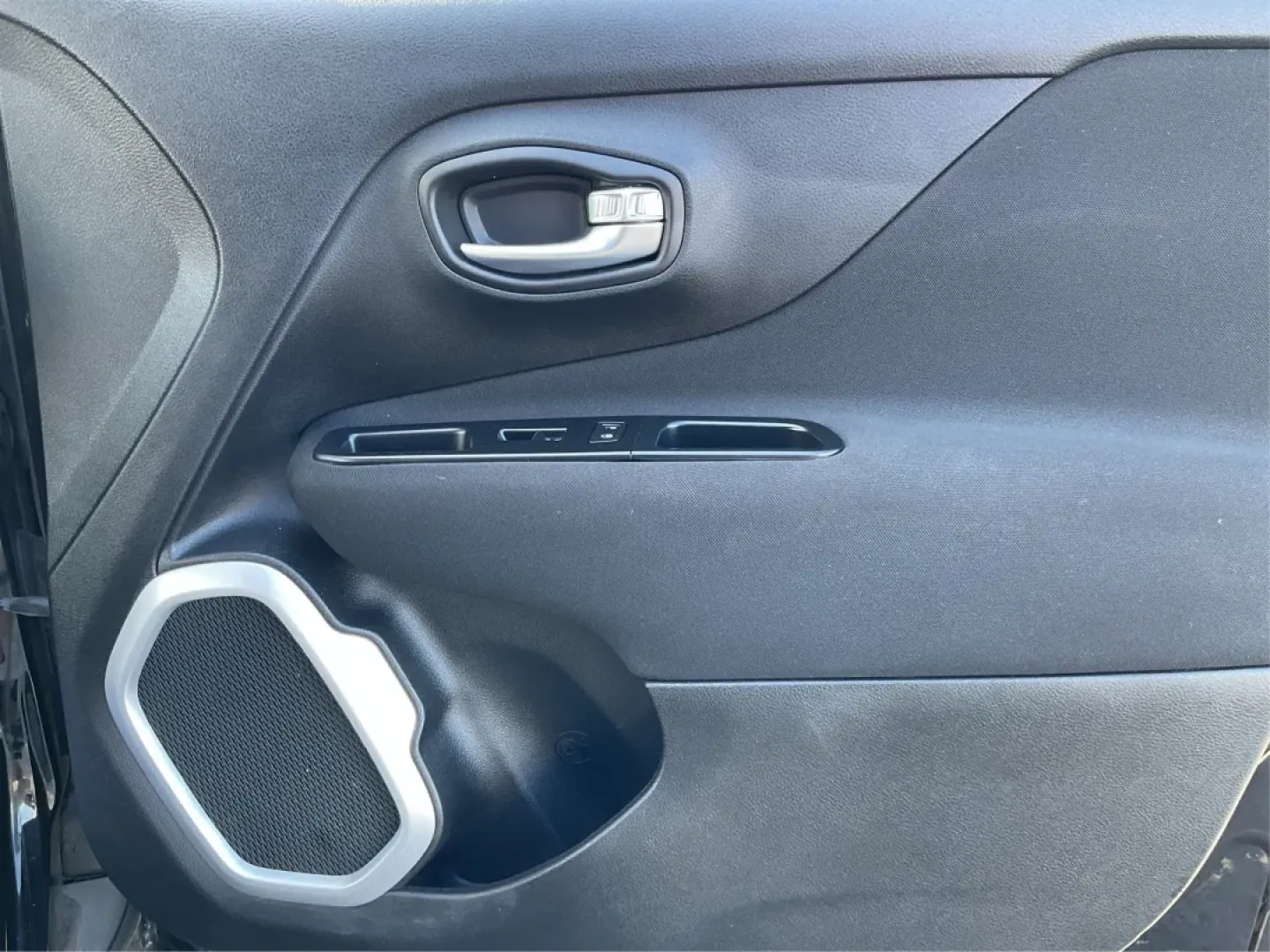 2018 Jeep Renegade Sport 4x4 (ZACCJBAB1JP) with an Other engine, located at 1951 S Dayton Lakeview Rd., New Carlisle, OH, 45344, (937) 908-9800, 39.890999, -84.050255 - Are you in search of a versatile vehicle that seamlessly adapts to your on-the-go lifestyle? Look no further than the **2018 Jeep Renegade Sport 4x4**, now available at **Advantage Car and Credit** in Piqua, OH. Perfect for weekend adventures, daily commutes, or family outings, this crossover offers - Photo#19