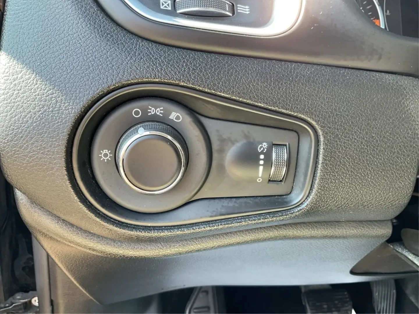 2018 Jeep Renegade Sport 4x4 (ZACCJBAB1JP) with an Other engine, located at 8750 N County Rd 25A, Piqua, OH, 45356, (937) 908-9800, 40.164391, -84.232513 - Are you in search of a versatile vehicle that seamlessly adapts to your on-the-go lifestyle? Look no further than the **2018 Jeep Renegade Sport 4x4**, now available at **Advantage Car and Credit** in Piqua, OH. Perfect for weekend adventures, daily commutes, or family outings, this crossover offers - Photo#15