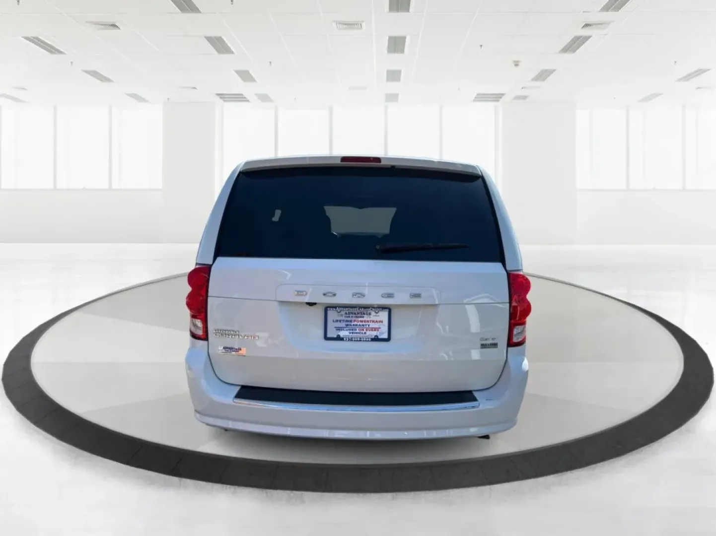 2017 Dodge Grand Caravan GT (2C4RDGEGXHR) with an Pentastar 3.6L V-6 DOHC engine, located at 8750 N County Rd 25A, Piqua, OH, 45356, (937) 908-9800, 40.164391, -84.232513 - Are you searching for the perfect family vehicle that offers both comfort and versatility? Look no further! At Advantage Car and Credit in Piqua, OH, we proudly present this 2017 Dodge Grand Caravan GT, designed to elevate your family adventures while keeping your budget in check. This spacious pass - Photo#3