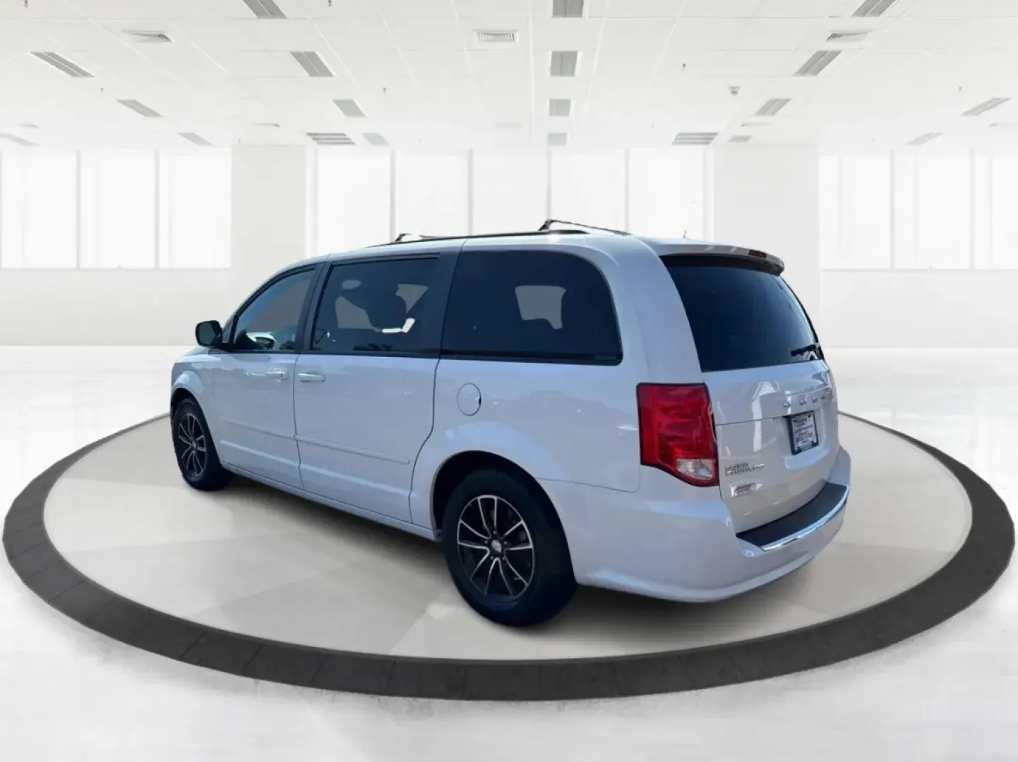 2017 Dodge Grand Caravan GT (2C4RDGEGXHR) with an Pentastar 3.6L V-6 DOHC engine, located at 8750 N County Rd 25A, Piqua, OH, 45356, (937) 908-9800, 40.164391, -84.232513 - Are you searching for the perfect family vehicle that offers both comfort and versatility? Look no further! At Advantage Car and Credit in Piqua, OH, we proudly present this 2017 Dodge Grand Caravan GT, designed to elevate your family adventures while keeping your budget in check. This spacious pass - Photo#4