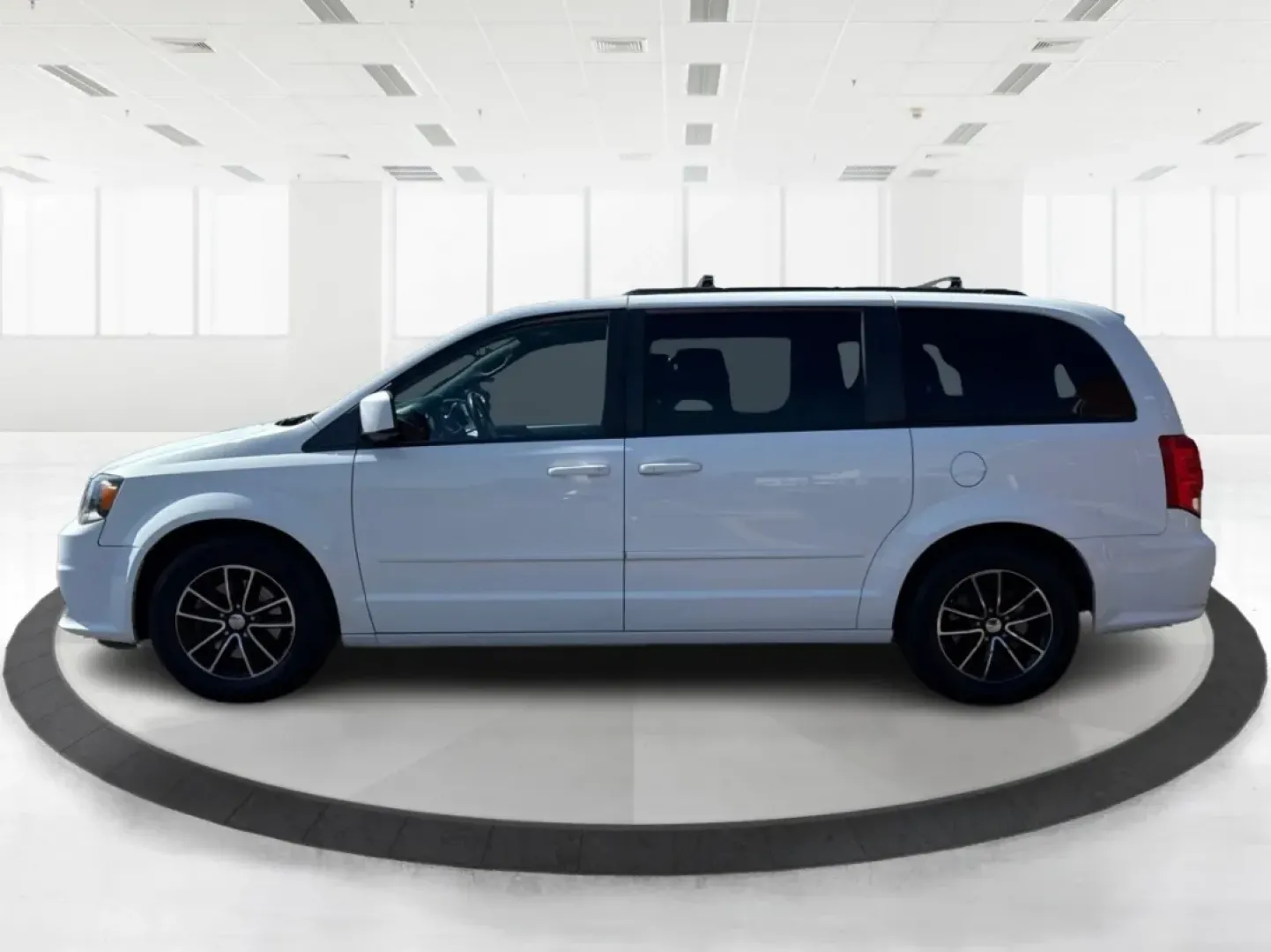 2017 Dodge Grand Caravan GT (2C4RDGEGXHR) with an Pentastar 3.6L V-6 DOHC engine, located at 8750 N County Rd 25A, Piqua, OH, 45356, (937) 908-9800, 40.164391, -84.232513 - Are you searching for the perfect family vehicle that offers both comfort and versatility? Look no further! At Advantage Car and Credit in Piqua, OH, we proudly present this 2017 Dodge Grand Caravan GT, designed to elevate your family adventures while keeping your budget in check. This spacious pass - Photo#5