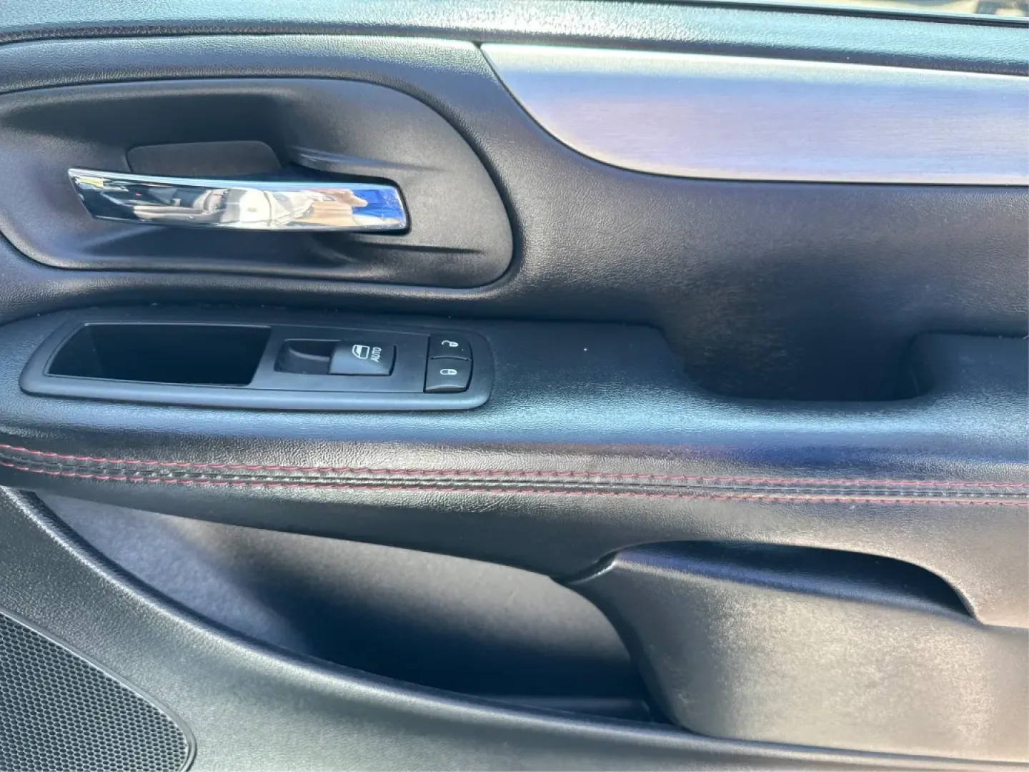 2017 Dodge Grand Caravan GT (2C4RDGEGXHR) with an Pentastar 3.6L V-6 DOHC engine, located at 8750 N County Rd 25A, Piqua, OH, 45356, (937) 908-9800, 40.164391, -84.232513 - Are you searching for the perfect family vehicle that offers both comfort and versatility? Look no further! At Advantage Car and Credit in Piqua, OH, we proudly present this 2017 Dodge Grand Caravan GT, designed to elevate your family adventures while keeping your budget in check. This spacious pass - Photo#20