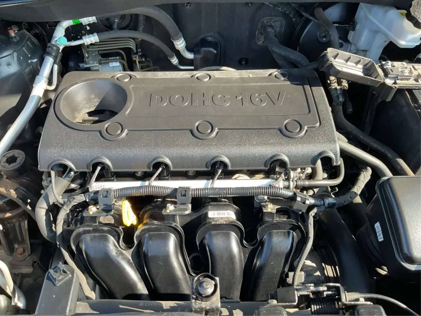 2013 Hyundai Tucson Limited (KM8JUCAC1DU) with an Theta II 2.4L I-4 DOHC engine, located at 880 E. National Road, Vandalia, OH, 45377, (937) 908-9800, 39.891918, -84.183594 - **Adventure Awaits: Discover the 2013 Hyundai Tucson Limited at Advantage Car and Credit - Vandalia!**<br /> <br /> Are you ready for your next family road trip or weekend adventure? The 2013 Hyundai Tucson Limited is here to elevate your driving experience while accommodating the needs of your life - Photo#10