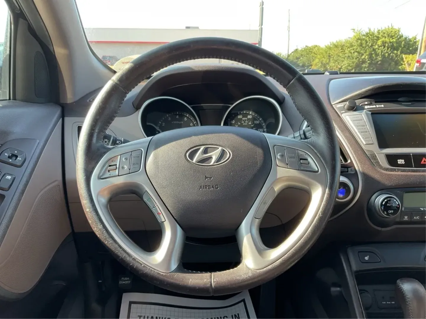 2013 Hyundai Tucson Limited (KM8JUCAC1DU) with an Theta II 2.4L I-4 DOHC engine, located at 880 E. National Road, Vandalia, OH, 45377, (937) 908-9800, 39.891918, -84.183594 - **Adventure Awaits: Discover the 2013 Hyundai Tucson Limited at Advantage Car and Credit - Vandalia!**<br /> <br /> Are you ready for your next family road trip or weekend adventure? The 2013 Hyundai Tucson Limited is here to elevate your driving experience while accommodating the needs of your life - Photo#15