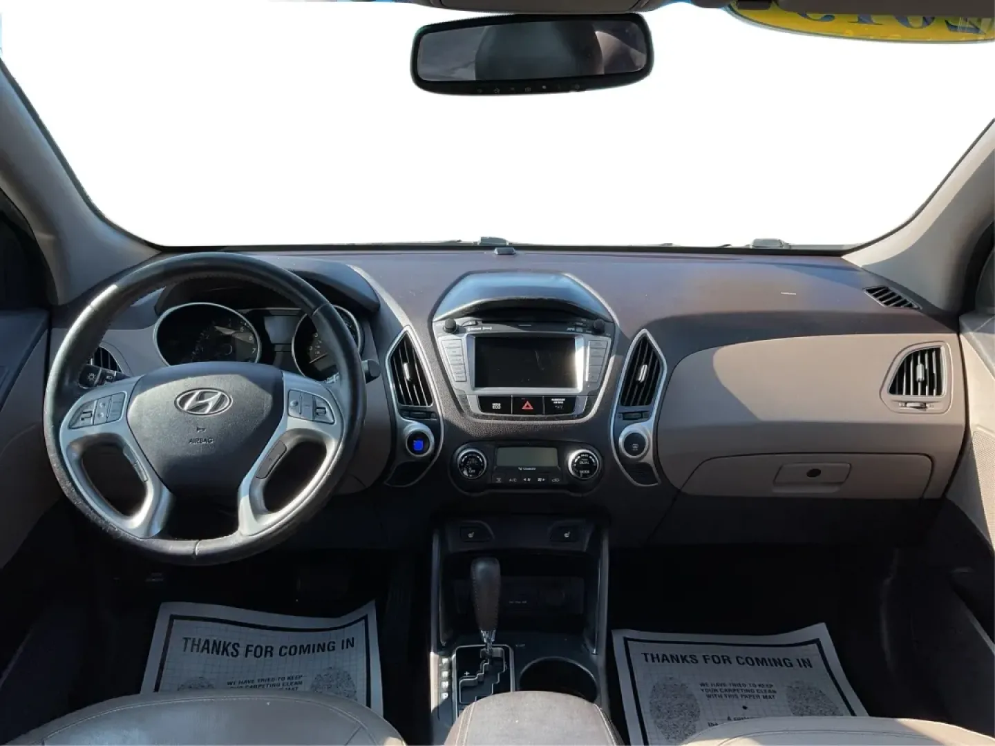 2013 Hyundai Tucson Limited (KM8JUCAC1DU) with an Theta II 2.4L I-4 DOHC engine, located at 880 E. National Road, Vandalia, OH, 45377, (937) 908-9800, 39.891918, -84.183594 - **Adventure Awaits: Discover the 2013 Hyundai Tucson Limited at Advantage Car and Credit - Vandalia!**<br /> <br /> Are you ready for your next family road trip or weekend adventure? The 2013 Hyundai Tucson Limited is here to elevate your driving experience while accommodating the needs of your life - Photo#19