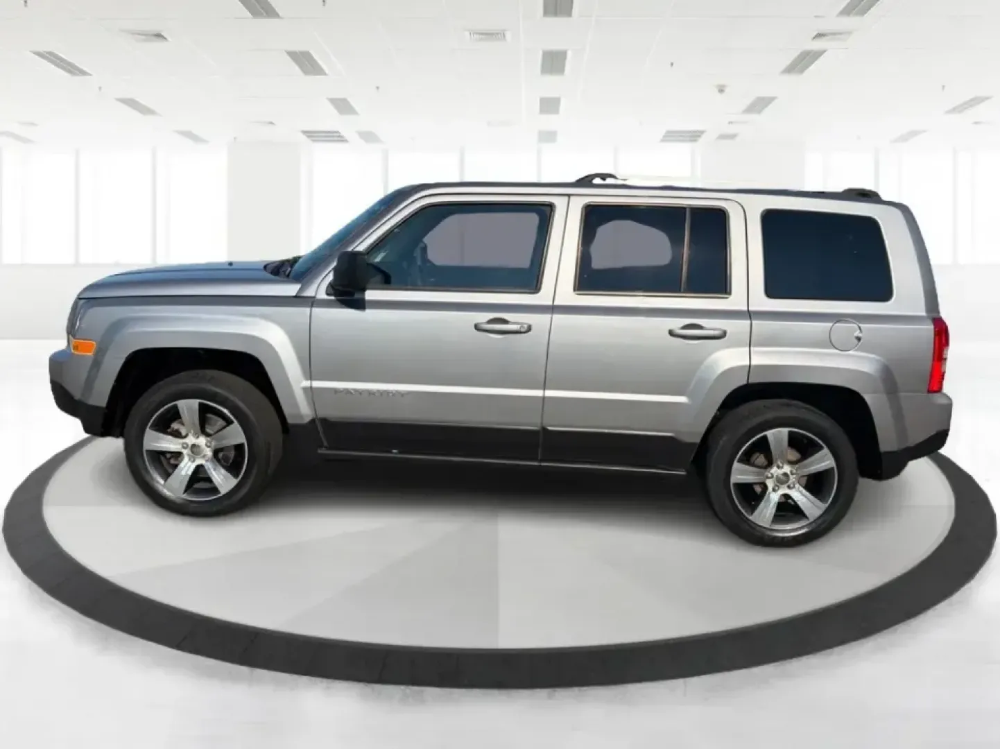 2016 Jeep Patriot Latitude 2WD (1C4NJPFA3GD) with an 2.0L L4 DOHC 16V engine, automatic transmission, located at 1099 N County Rd 25A , Troy, OH, 45373, (937) 908-9800, 40.057079, -84.212883 - Need a practical SUV that fits real life in Troy-school drop-offs, a daily commute down I75, or a weekend run to Charleston Falls Preserve? This 2016 Jeep Patriot Latitude 2WD delivers the easy-to-live-with size and versatility drivers love, with the comfort and tech features that make every mile fe- Photo#5