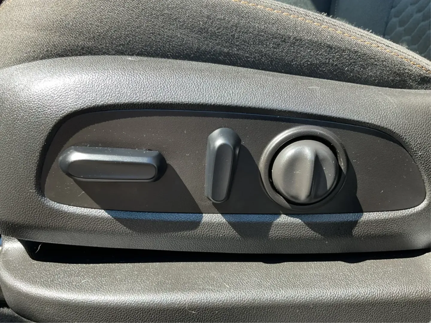 2018 Chevrolet Equinox LT (2GNAXSEV7J6) with an 1.5L I-4 gasoline direct injection engine, located at 1951 S Dayton Lakeview Rd., New Carlisle, OH, 45344, (937) 908-9800, 39.890999, -84.050255 - Are you searching for a versatile vehicle that effortlessly combines style, comfort, and practicality? Look no further! At Advantage Car and Credit - Troy, located at 1099 N County Rd 25A, Troy, OH 45373, we are excited to present a fantastic opportunity to own a 2018 Chevrolet Equinox LT, perfect f - Photo#18