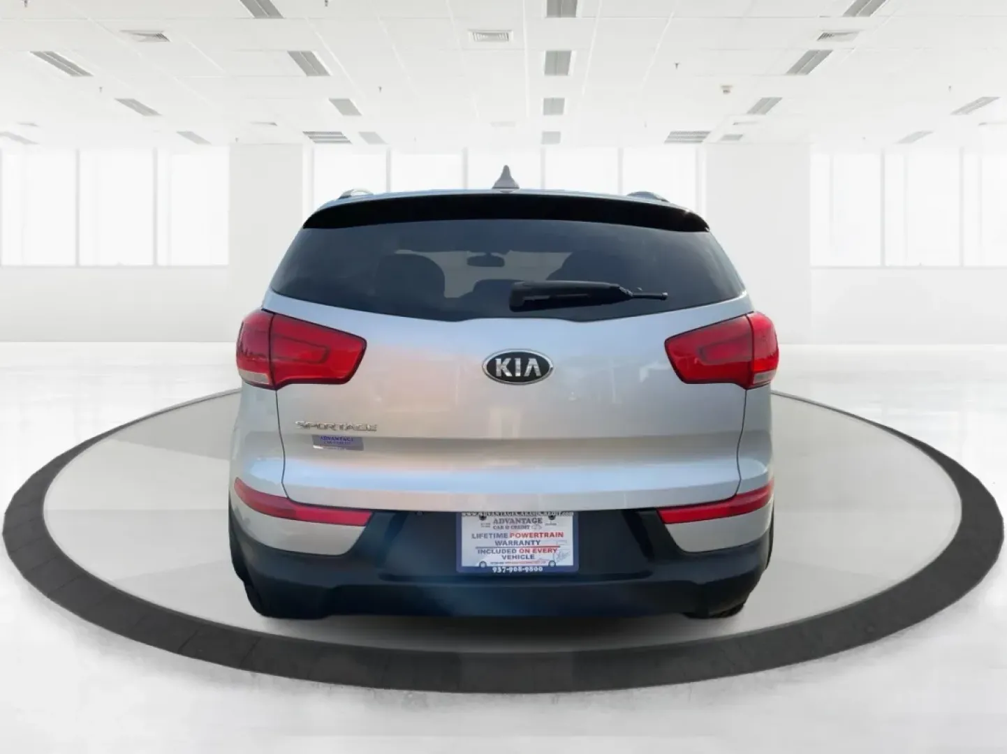 2015 Kia Sportage LX (KNDPBCAC2F7) with an Other engine, located at 401 Woodman Dr, Riverside, OH, 45431, (937) 908-9800, 39.760899, -84.123421 - Are you ready to elevate your driving experience and embark on unforgettable adventures? Look no further than this 2015 Kia Sportage LX, perfect for those who crave a reliable crossover that blends style with versatility. Whether you're commuting to work, shuttling the kids to school, or planning a - Photo#3