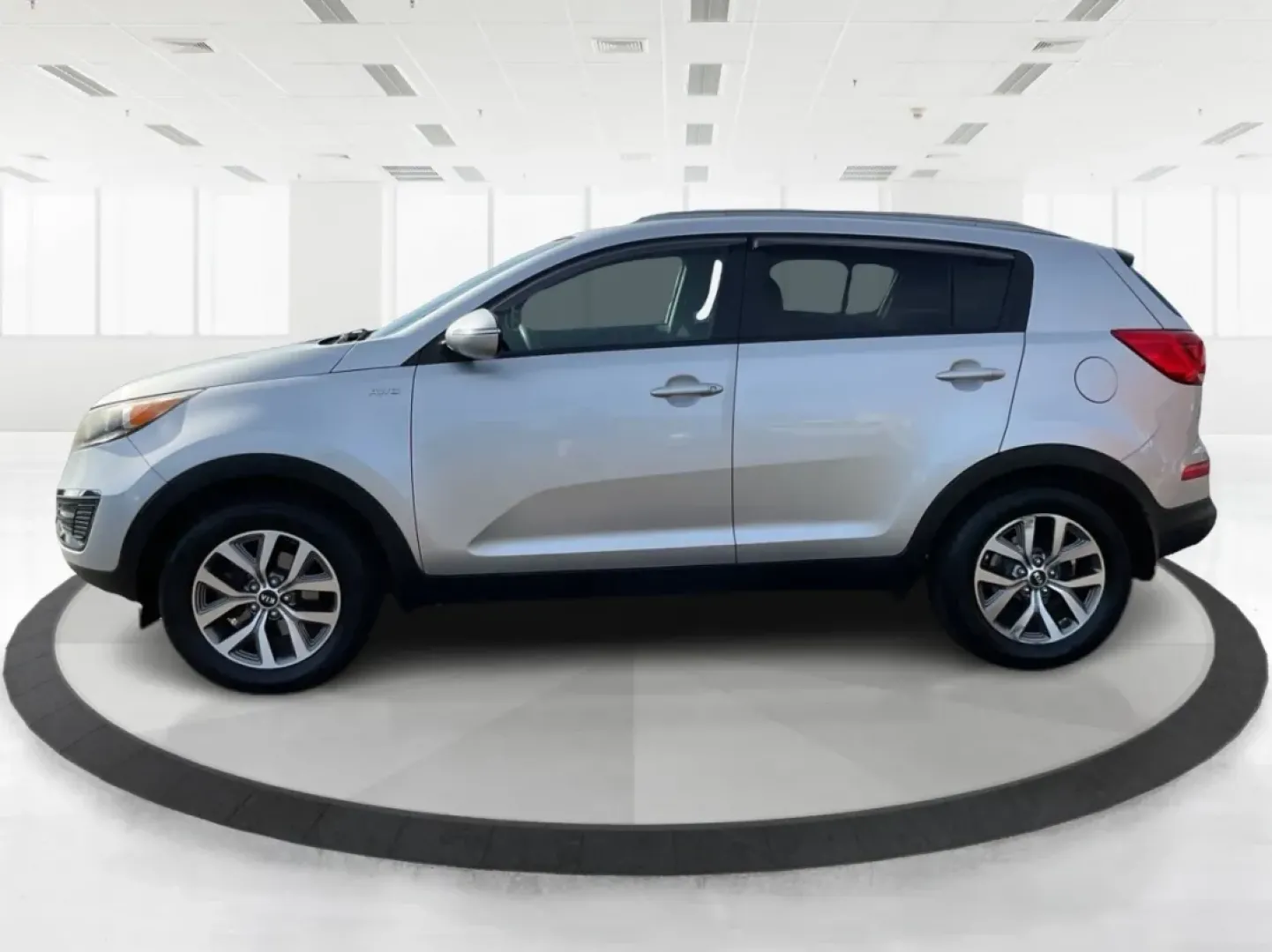 2015 Kia Sportage LX (KNDPBCAC2F7) with an Other engine, located at 401 Woodman Dr, Riverside, OH, 45431, (937) 908-9800, 39.760899, -84.123421 - Are you ready to elevate your driving experience and embark on unforgettable adventures? Look no further than this 2015 Kia Sportage LX, perfect for those who crave a reliable crossover that blends style with versatility. Whether you're commuting to work, shuttling the kids to school, or planning a - Photo#5