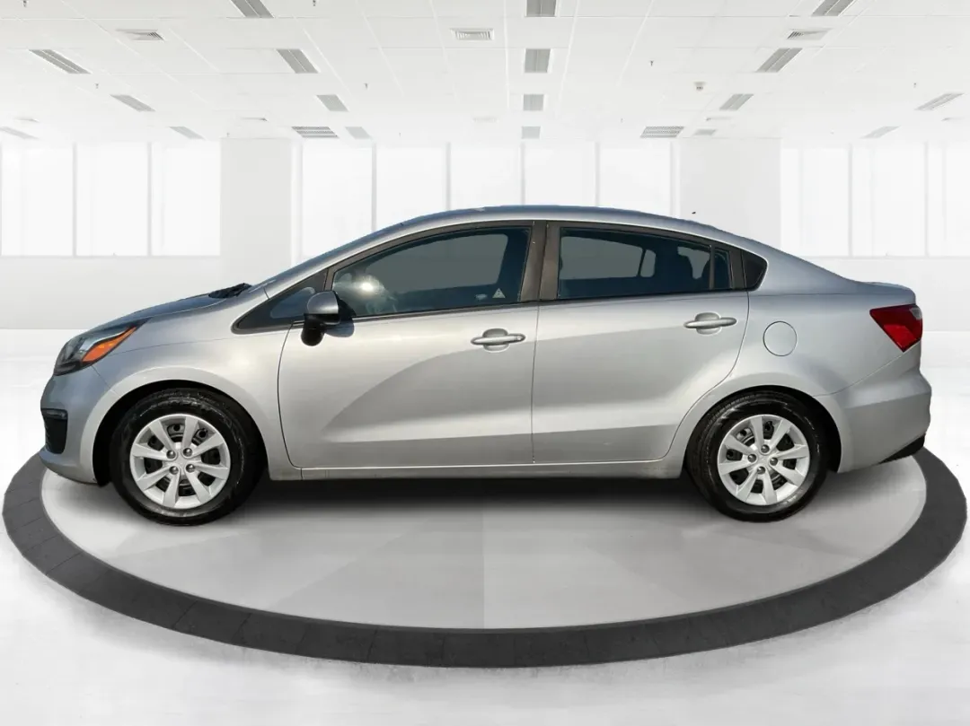 2017 Kia Rio LX (KNADM4A32H6) with an Gamma 1.6L I-4 gasoline direct injection engine, located at 880 E. National Road, Vandalia, OH, 45377, (937) 908-9800, 39.891918, -84.183594 - 2017 Kia Rio LX - Photo#5