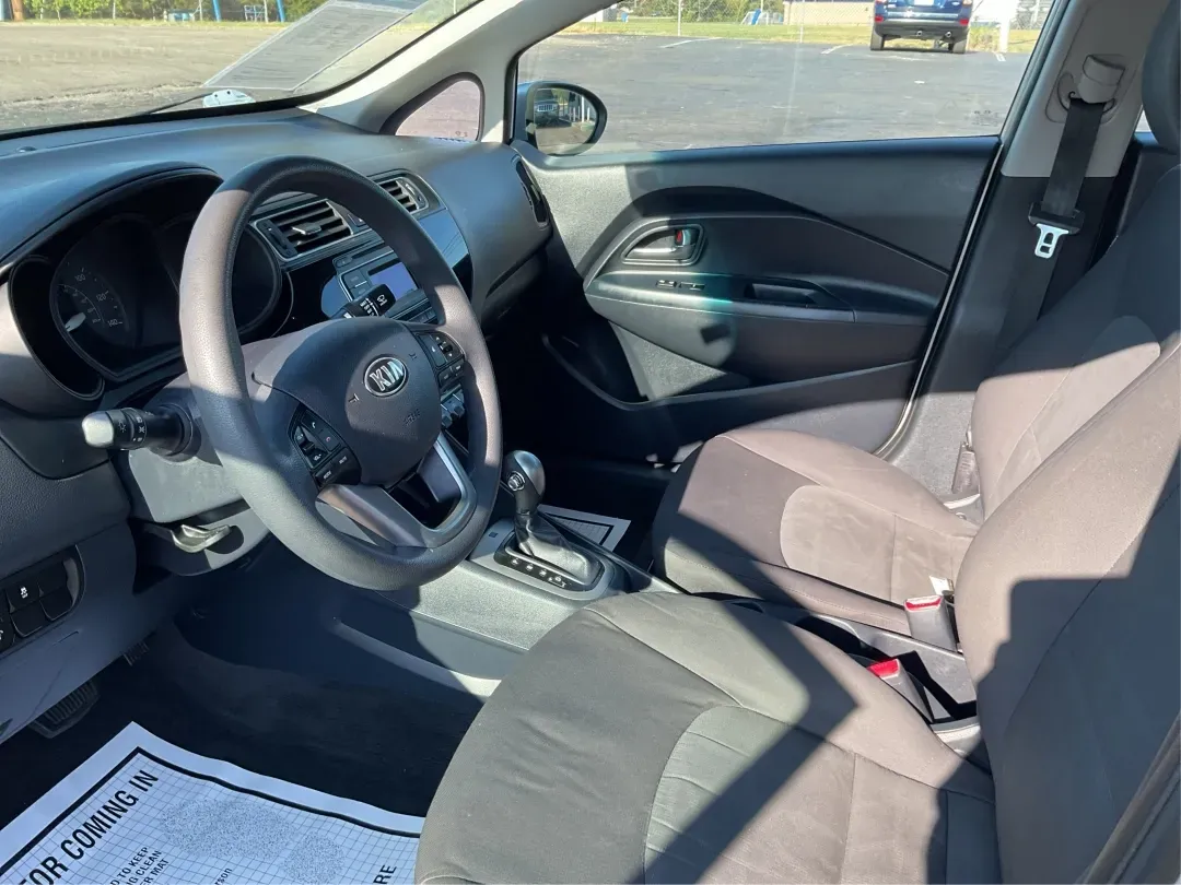 2017 Kia Rio LX (KNADM4A32H6) with an Gamma 1.6L I-4 gasoline direct injection engine, located at 880 E. National Road, Vandalia, OH, 45377, (937) 908-9800, 39.891918, -84.183594 - 2017 Kia Rio LX - Photo#9