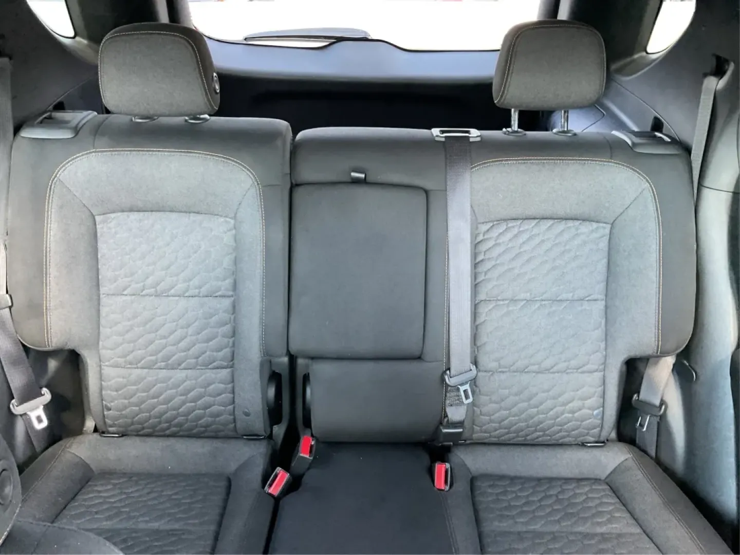 2019 Chevrolet Equinox LT (2GNAXLEX3K6) with an 2L I-4 gasoline direct injection engine, located at 4508 South Dixie Dr, Moraine, OH, 45439, (937) 908-9800, 39.689976, -84.218452 - Discover the perfect blend of comfort, style, and capability with the 2019 Chevrolet Equinox LT at Advantage Car and Credit - Moraine! If you're searching for a vehicle that seamlessly fits into your lifestyle-whether you're a growing family needing space for weekend adventures or a daily commuter l - Photo#14