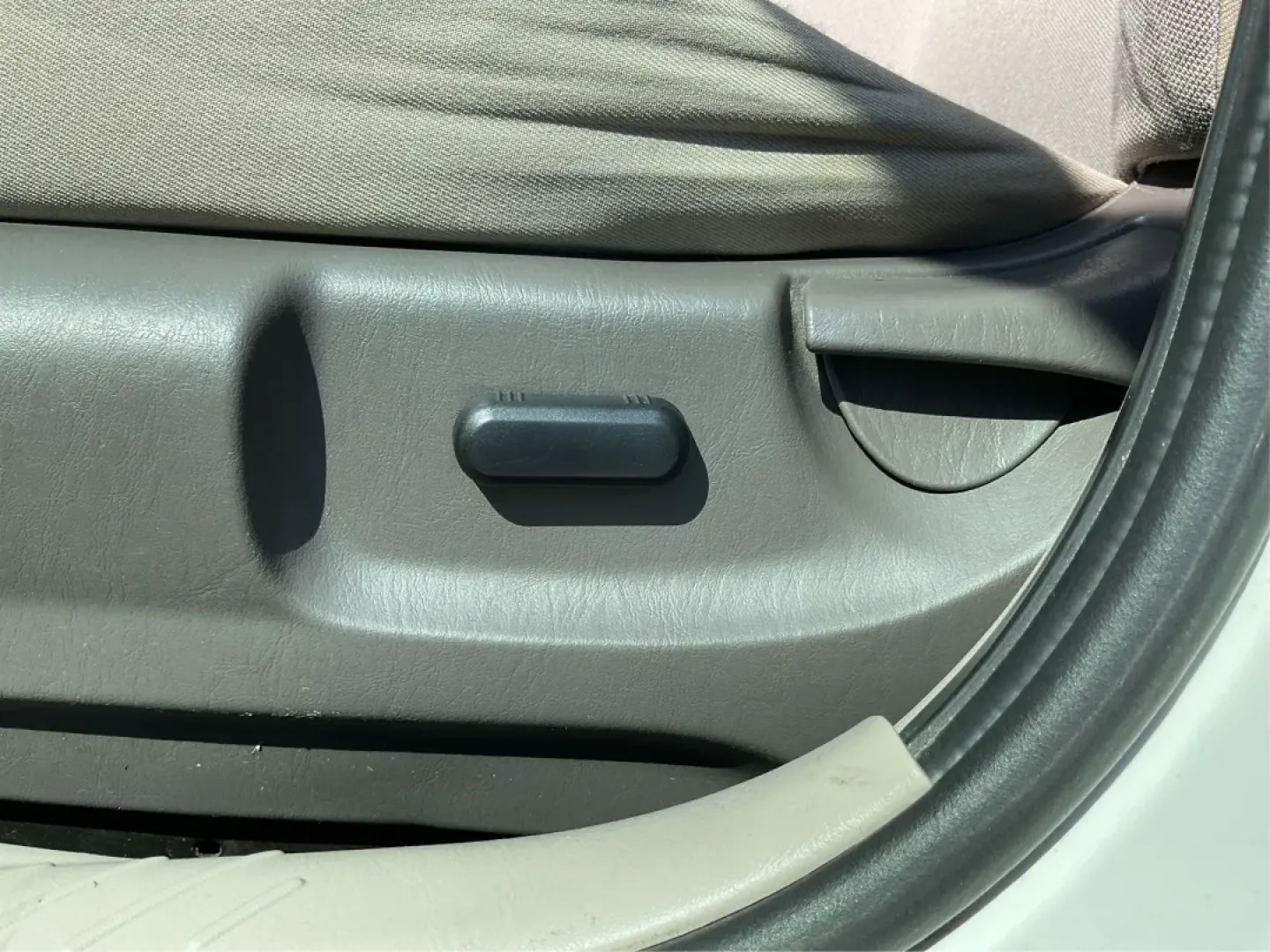 2012 Ford Escape XLT (1FMCU9D7XCK) with an Other engine, located at 1099 N County Rd 25A , Troy, OH, 45373, (937) 908-9800, 40.057079, -84.212883 - Discover the perfect balance of comfort and capability with the 2012 Ford Escape XLT, now available at Advantage Car and Credit - Troy. If you're seeking a versatile SUV that accommodates the demands of everyday life-from school runs to weekend adventures-this vehicle is tailored for you. With its r - Photo#18