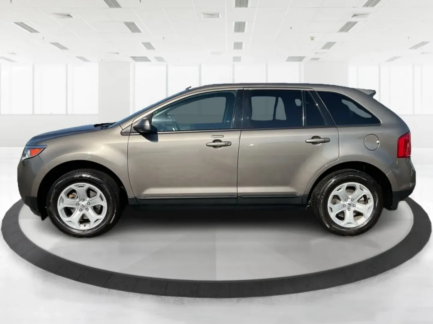 2013 Ford Edge SEL (2FMDK3JC5DB) with an Other engine, located at 4508 South Dixie Dr, Moraine, OH, 45439, (937) 908-9800, 39.689976, -84.218452 - ### Discover Adventure with the 2013 Ford Edge SEL at Advantage Car and Credit - Moraine<br /> <br /> Are you searching for a reliable SUV that effortlessly blends style, comfort, and capability? Look no further than the 2013 Ford Edge SEL available at Advantage Car and Credit in Moraine, OH. This v - Photo#5