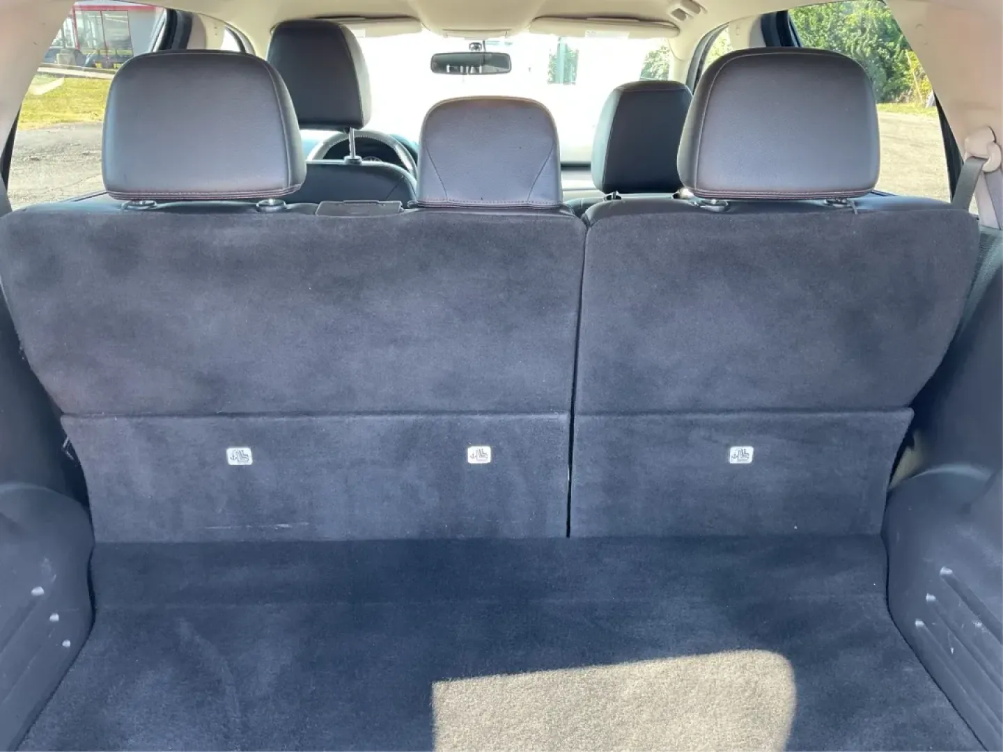 2013 Ford Edge SEL (2FMDK3JC5DB) with an Other engine, located at 4508 South Dixie Dr, Moraine, OH, 45439, (937) 908-9800, 39.689976, -84.218452 - ### Discover Adventure with the 2013 Ford Edge SEL at Advantage Car and Credit - Moraine<br /> <br /> Are you searching for a reliable SUV that effortlessly blends style, comfort, and capability? Look no further than the 2013 Ford Edge SEL available at Advantage Car and Credit in Moraine, OH. This v - Photo#12