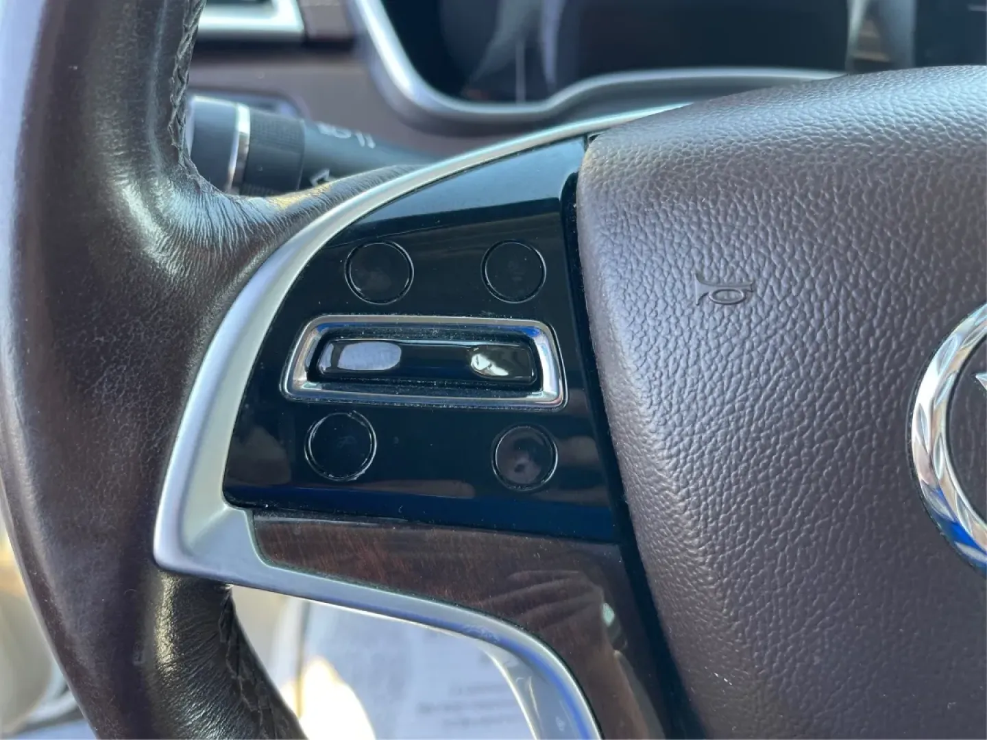 2014 Cadillac SRX Luxury Collection (3GYFNEE35ES) with an 3.6L V-6 gasoline direct injection engine, located at 1099 N County Rd 25A , Troy, OH, 45373, (937) 908-9800, 40.057079, -84.212883 - **Experience Luxury and Adventure with the 2014 Cadillac SRX at Advantage Car and Credit - Troy!**<br /> <br /> Are you ready to elevate your driving experience? The 2014 Cadillac SRX Luxury Collection is the perfect blend of sophistication and practicality, making it an ideal choice for those seeki - Photo#16