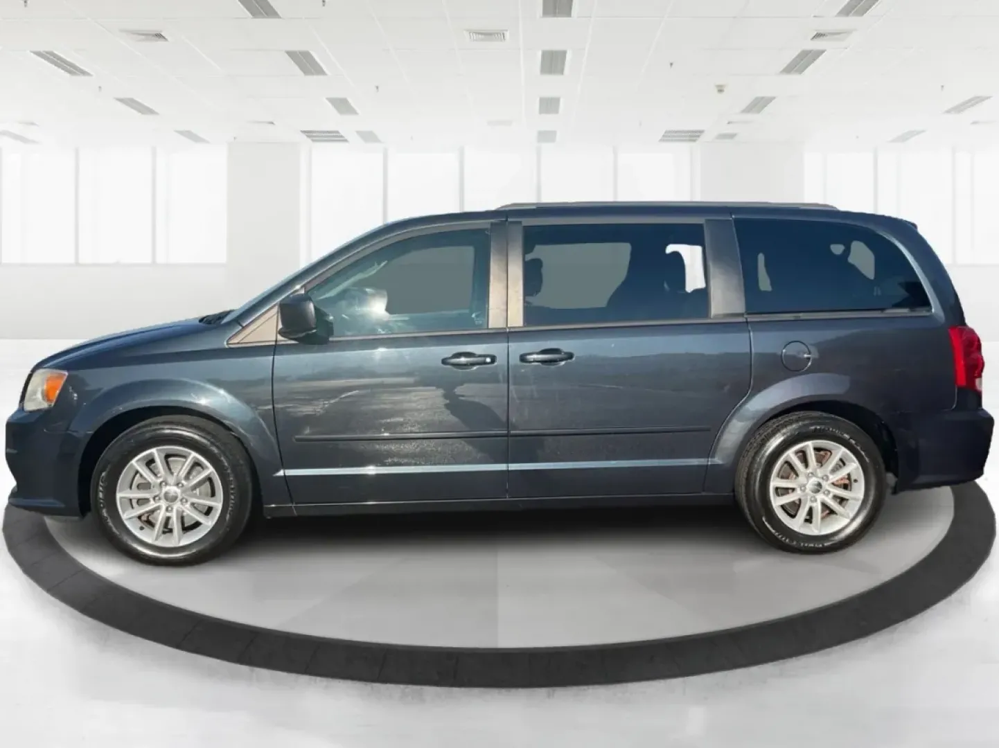 2013 Dodge Grand Caravan SXT (2C4RDGCG8DR) with an Pentastar 3.6L V-6 DOHC engine, located at 1099 N County Rd 25A , Troy, OH, 45373, (937) 908-9800, 40.057079, -84.212883 - **Adventure Awaits: 2013 Dodge Grand Caravan SXT - Perfect for Family Road Trips!**<br /> <br /> Are you ready to elevate your family adventures? The 2013 Dodge Grand Caravan SXT is not just a vehicle; it's a lifestyle changer designed for busy families, weekend explorers, and those who appreciate t - Photo#5