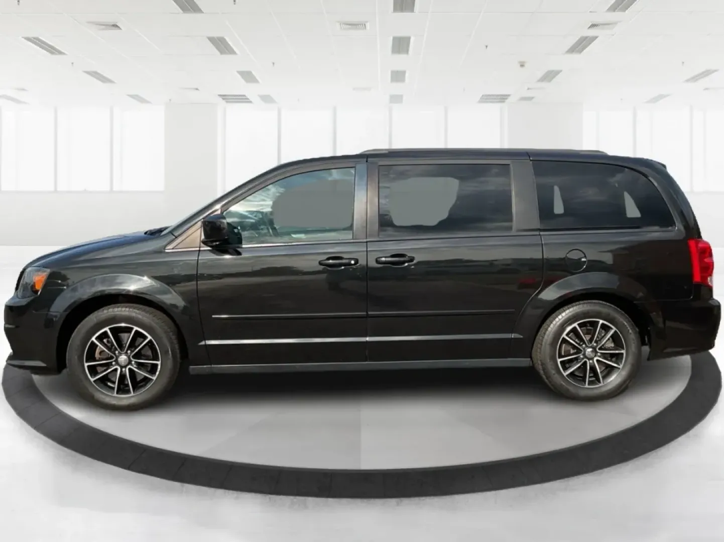 2017 Dodge Grand Caravan GT (2C4RDGEG4HR) with an Pentastar 3.6L V-6 DOHC engine, located at 8750 N County Rd 25A, Piqua, OH, 45356, (937) 908-9800, 40.164391, -84.232513 - Elevate your family's adventures with the perfect vehicle designed for comfort and versatility-the 2017 Dodge Grand Caravan GT, available now at Advantage Car and Credit in Piqua, OH. This spacious passenger van is not just a mode of transport; it's the ideal companion for growing families, weekend - Photo#5