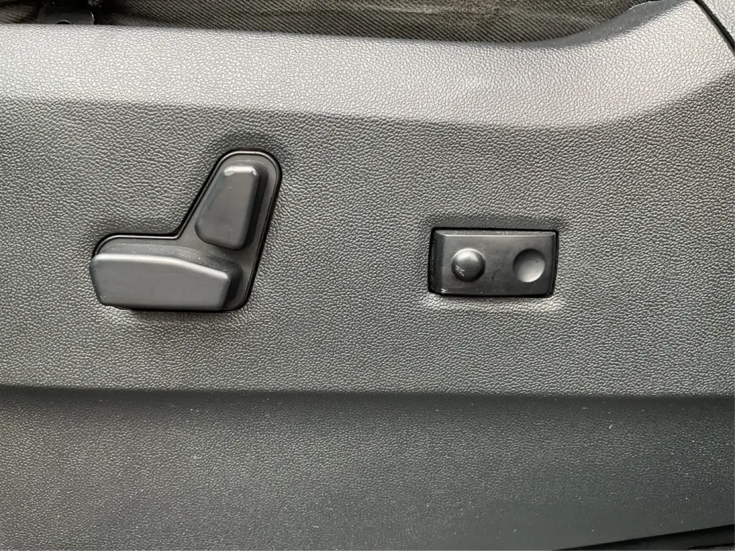 2017 Dodge Grand Caravan GT (2C4RDGEG4HR) with an Pentastar 3.6L V-6 DOHC engine, located at 8750 N County Rd 25A, Piqua, OH, 45356, (937) 908-9800, 40.164391, -84.232513 - Elevate your family's adventures with the perfect vehicle designed for comfort and versatility-the 2017 Dodge Grand Caravan GT, available now at Advantage Car and Credit in Piqua, OH. This spacious passenger van is not just a mode of transport; it's the ideal companion for growing families, weekend - Photo#17