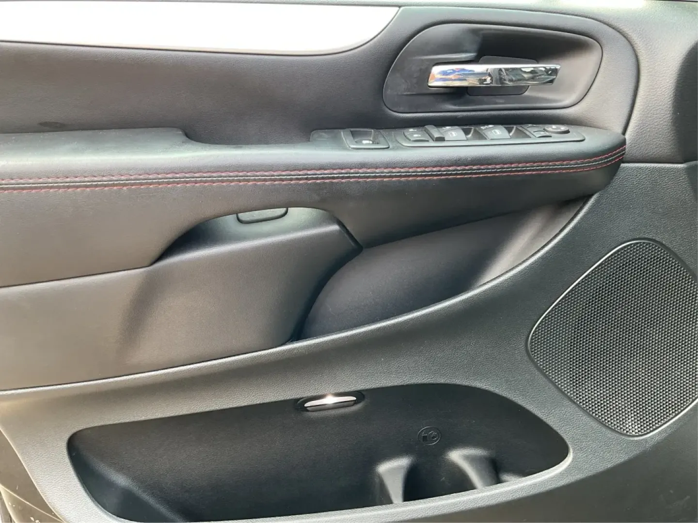 2017 Dodge Grand Caravan GT (2C4RDGEG4HR) with an Pentastar 3.6L V-6 DOHC engine, located at 8750 N County Rd 25A, Piqua, OH, 45356, (937) 908-9800, 40.164391, -84.232513 - Elevate your family's adventures with the perfect vehicle designed for comfort and versatility-the 2017 Dodge Grand Caravan GT, available now at Advantage Car and Credit in Piqua, OH. This spacious passenger van is not just a mode of transport; it's the ideal companion for growing families, weekend - Photo#18