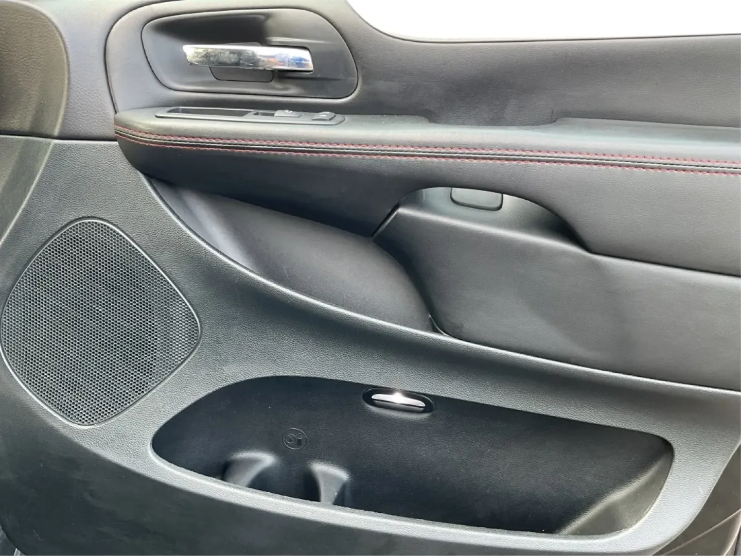 2017 Dodge Grand Caravan GT (2C4RDGEG4HR) with an Pentastar 3.6L V-6 DOHC engine, located at 8750 N County Rd 25A, Piqua, OH, 45356, (937) 908-9800, 40.164391, -84.232513 - Elevate your family's adventures with the perfect vehicle designed for comfort and versatility-the 2017 Dodge Grand Caravan GT, available now at Advantage Car and Credit in Piqua, OH. This spacious passenger van is not just a mode of transport; it's the ideal companion for growing families, weekend - Photo#19