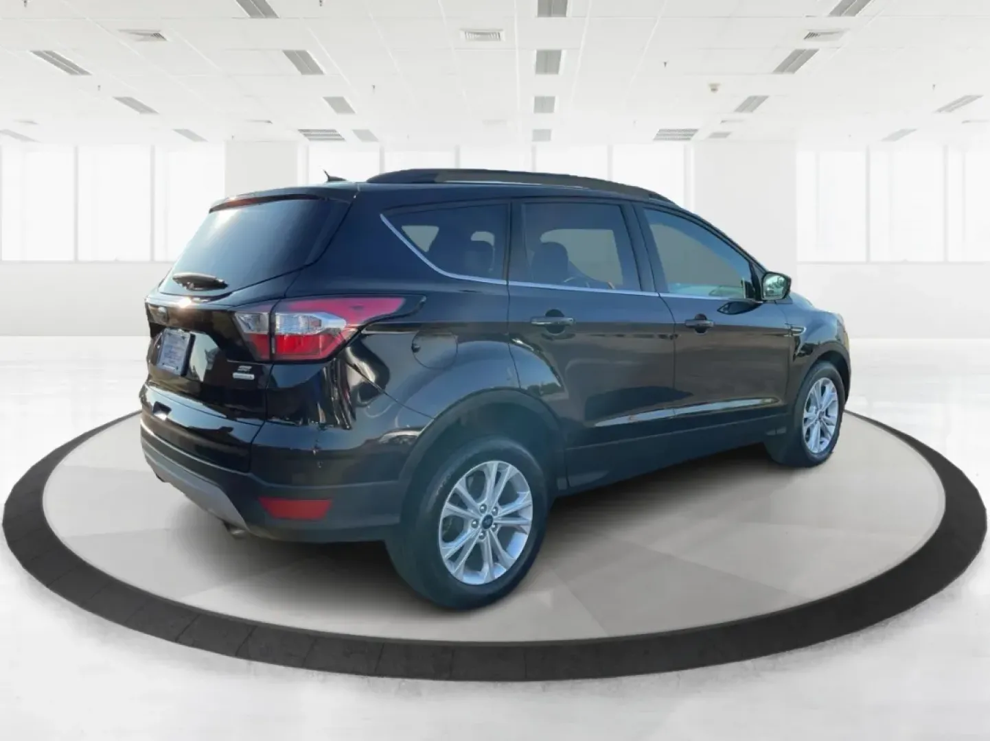 2018 Ford Escape SE (1FMCU0GD6JU) with an Other engine, located at 880 E. National Road, Vandalia, OH, 45377, (937) 908-9800, 39.891918, -84.183594 - Experience adventure and comfort on the open road with the 2018 Ford Escape SE, available now at Advantage Car and Credit in Vandalia, OH. This versatile SUV is perfect for families, outdoor enthusiasts, and commuters alike, providing a seamless blend of style, safety, and functionality. With plenty - Photo#2
