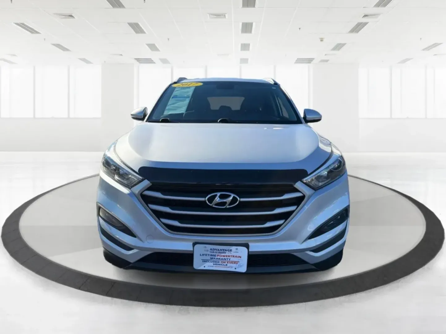 2017 Hyundai Tucson SE Plus (KM8J3CA41HU) with an Nu 2L I-4 gasoline direct injection engine, located at 880 E. National Road, Vandalia, OH, 45377, (937) 908-9800, 39.891918, -84.183594 - ### Discover Your Next Adventure with the 2017 Hyundai Tucson SE Plus!<br /> <br /> Are you ready to elevate your road trips and daily commutes? The 2017 Hyundai Tucson SE Plus, now available at Advantage Car and Credit in Vandalia, OH, is the ideal SUV for a lifestyle rich in adventure and comfort. - Photo#8