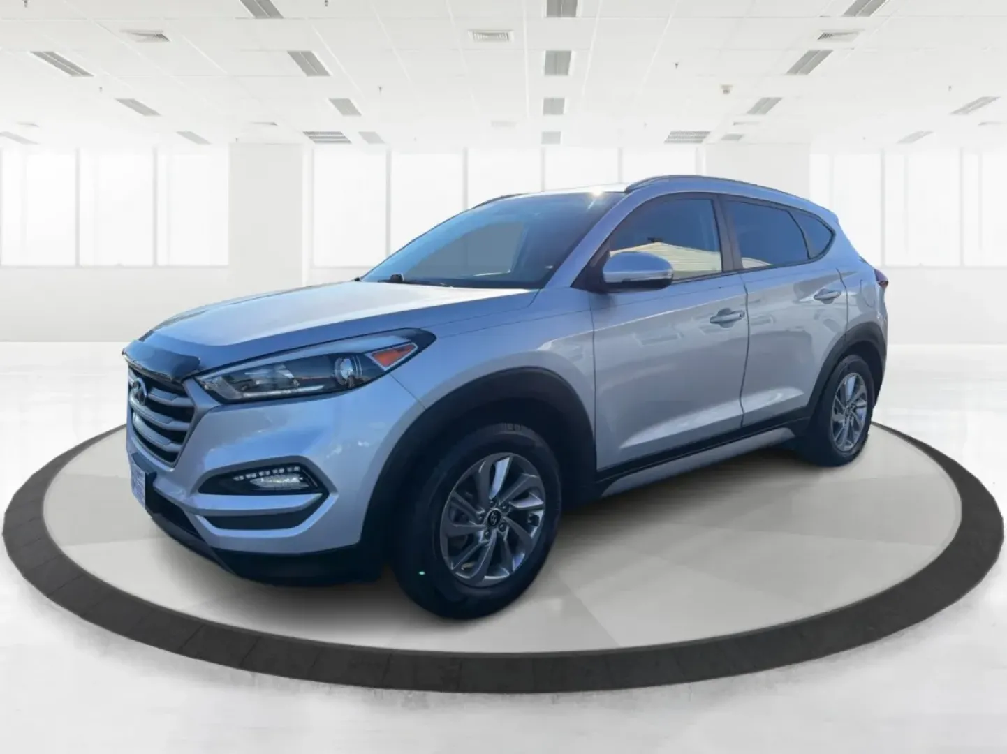 2017 Hyundai Tucson SE Plus (KM8J3CA41HU) with an Nu 2L I-4 gasoline direct injection engine, located at 880 E. National Road, Vandalia, OH, 45377, (937) 908-9800, 39.891918, -84.183594 - ### Discover Your Next Adventure with the 2017 Hyundai Tucson SE Plus!<br /> <br /> Are you ready to elevate your road trips and daily commutes? The 2017 Hyundai Tucson SE Plus, now available at Advantage Car and Credit in Vandalia, OH, is the ideal SUV for a lifestyle rich in adventure and comfort. - Photo#9
