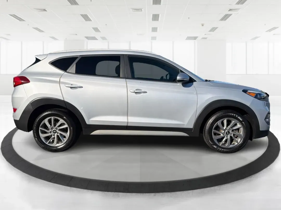 2017 Hyundai Tucson SE Plus (KM8J3CA41HU) with an Nu 2L I-4 gasoline direct injection engine, located at 8750 N County Rd 25A, Piqua, OH, 45356, (937) 908-9800, 40.164391, -84.232513 - ### Discover Your Next Adventure with the 2017 Hyundai Tucson SE Plus!<br /> <br /> Are you ready to elevate your road trips and daily commutes? The 2017 Hyundai Tucson SE Plus, now available at Advantage Car and Credit in Vandalia, OH, is the ideal SUV for a lifestyle rich in adventure and comfort. - Photo#1