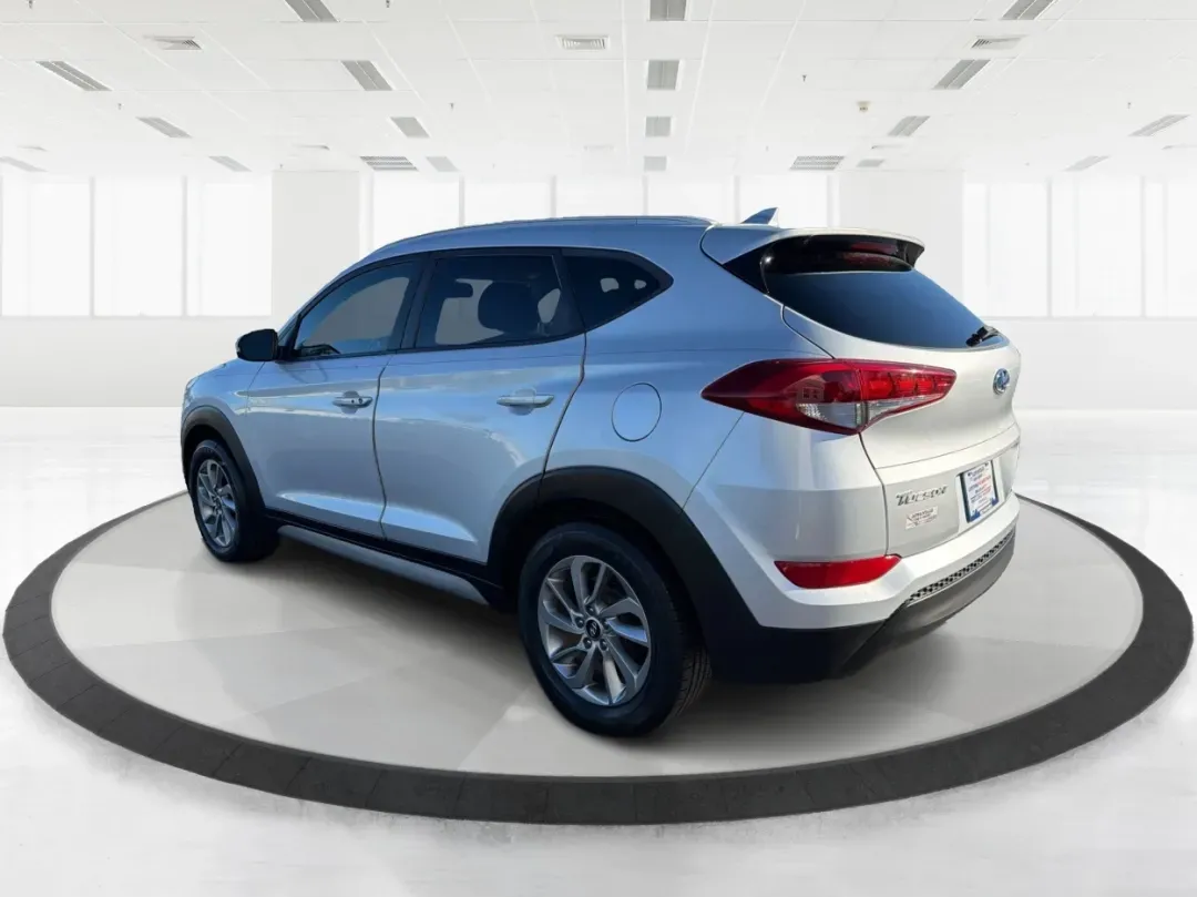 2017 Hyundai Tucson SE Plus (KM8J3CA41HU) with an Nu 2L I-4 gasoline direct injection engine, located at 8750 N County Rd 25A, Piqua, OH, 45356, (937) 908-9800, 40.164391, -84.232513 - ### Discover Your Next Adventure with the 2017 Hyundai Tucson SE Plus!<br /> <br /> Are you ready to elevate your road trips and daily commutes? The 2017 Hyundai Tucson SE Plus, now available at Advantage Car and Credit in Vandalia, OH, is the ideal SUV for a lifestyle rich in adventure and comfort. - Photo#4