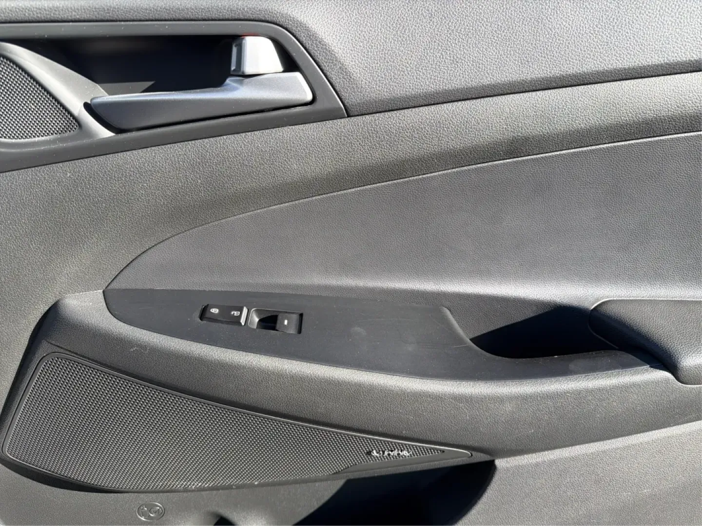 2017 Hyundai Tucson SE Plus (KM8J3CA41HU) with an Nu 2L I-4 gasoline direct injection engine, located at 8750 N County Rd 25A, Piqua, OH, 45356, (937) 908-9800, 40.164391, -84.232513 - ### Discover Your Next Adventure with the 2017 Hyundai Tucson SE Plus!<br /> <br /> Are you ready to elevate your road trips and daily commutes? The 2017 Hyundai Tucson SE Plus, now available at Advantage Car and Credit in Vandalia, OH, is the ideal SUV for a lifestyle rich in adventure and comfort. - Photo#19