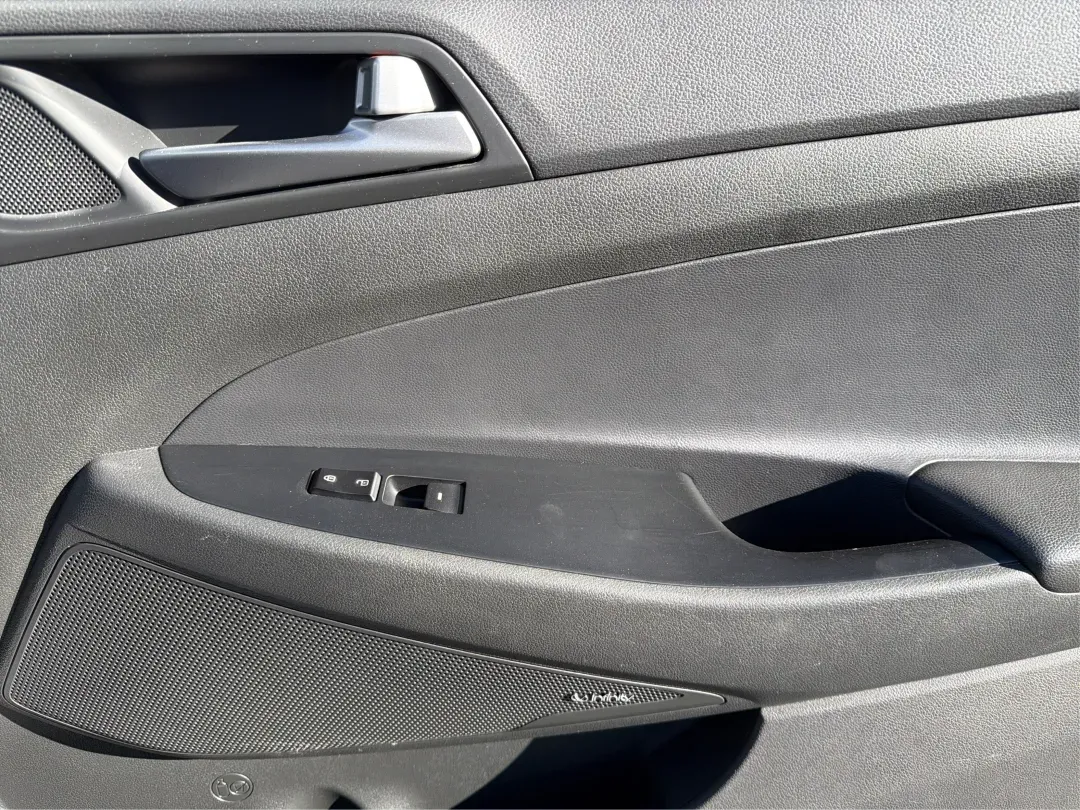 2017 Hyundai Tucson SE Plus (KM8J3CA41HU) with an Nu 2L I-4 gasoline direct injection engine, located at 8750 N County Rd 25A, Piqua, OH, 45356, (937) 908-9800, 40.164391, -84.232513 - ### Discover Your Next Adventure with the 2017 Hyundai Tucson SE Plus!<br /> <br /> Are you ready to elevate your road trips and daily commutes? The 2017 Hyundai Tucson SE Plus, now available at Advantage Car and Credit in Vandalia, OH, is the ideal SUV for a lifestyle rich in adventure and comfort. - Photo#19