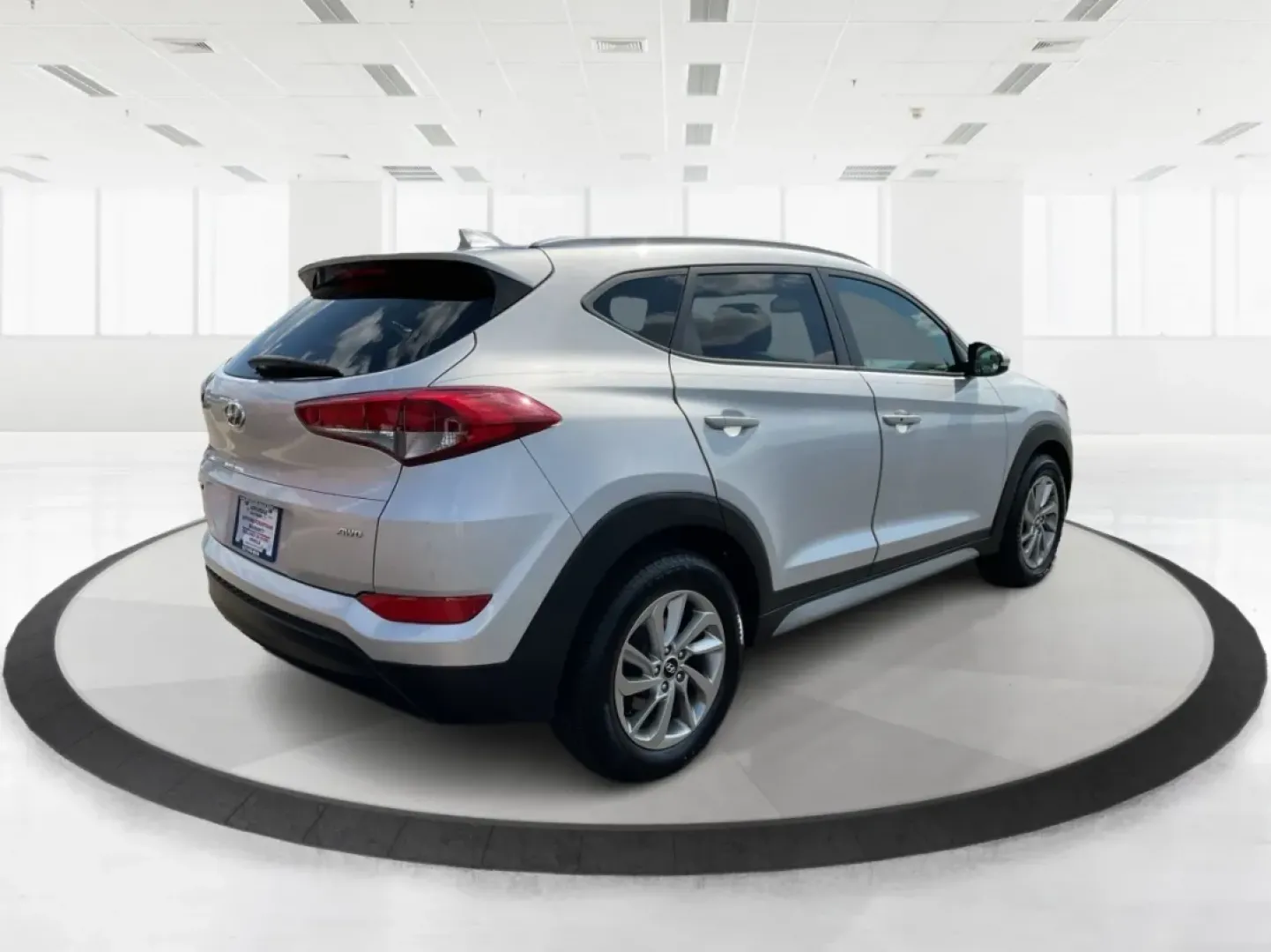 2017 Hyundai Tucson SE Plus (KM8J3CA41HU) with an Nu 2L I-4 gasoline direct injection engine, located at 880 E. National Road, Vandalia, OH, 45377, (937) 908-9800, 39.891918, -84.183594 - ### Discover Your Next Adventure with the 2017 Hyundai Tucson SE Plus!<br /> <br /> Are you ready to elevate your road trips and daily commutes? The 2017 Hyundai Tucson SE Plus, now available at Advantage Car and Credit in Vandalia, OH, is the ideal SUV for a lifestyle rich in adventure and comfort. - Photo#2