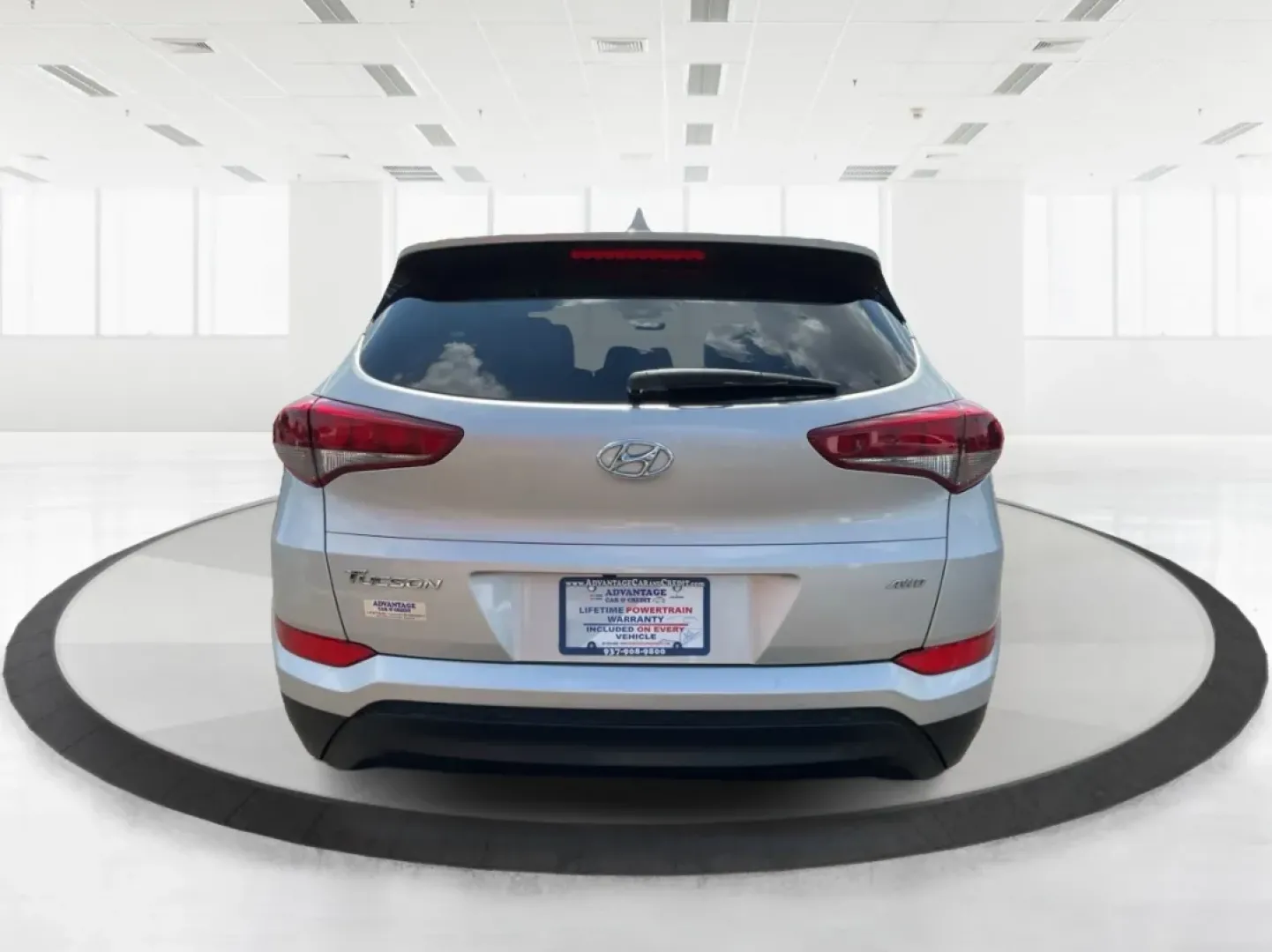 2017 Hyundai Tucson SE Plus (KM8J3CA41HU) with an Nu 2L I-4 gasoline direct injection engine, located at 880 E. National Road, Vandalia, OH, 45377, (937) 908-9800, 39.891918, -84.183594 - ### Discover Your Next Adventure with the 2017 Hyundai Tucson SE Plus!<br /> <br /> Are you ready to elevate your road trips and daily commutes? The 2017 Hyundai Tucson SE Plus, now available at Advantage Car and Credit in Vandalia, OH, is the ideal SUV for a lifestyle rich in adventure and comfort. - Photo#3