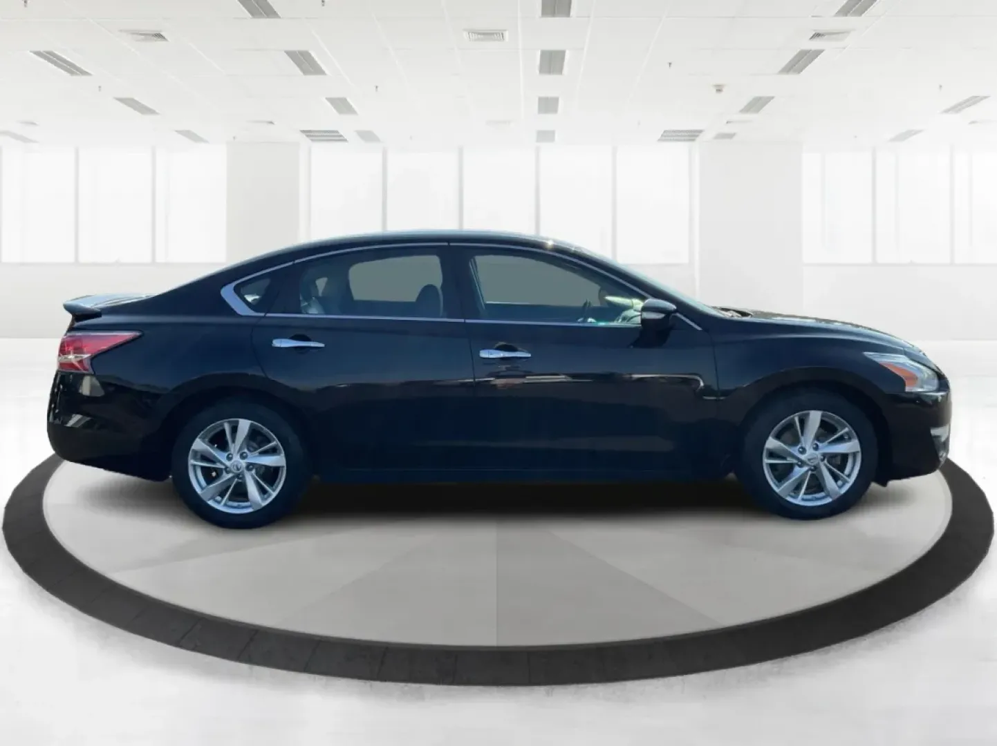 2015 Nissan Altima 2.5 SL (1N4AL3APXFC) with an 2.5L I-4 DOHC engine, located at 880 E. National Road, Vandalia, OH, 45377, (937) 908-9800, 39.891918, -84.183594 - **Elevate Your Daily Drive with the 2015 Nissan Altima 2.5 SL Perfect for Every Journey!**<br /> <br /> Are you looking for a reliable sedan that effortlessly transitions from weekday commutes to weekend adventures? The 2015 Nissan Altima 2.5 SL is not just a vehicle; it's a lifestyle upgrade. Desi - Photo#1