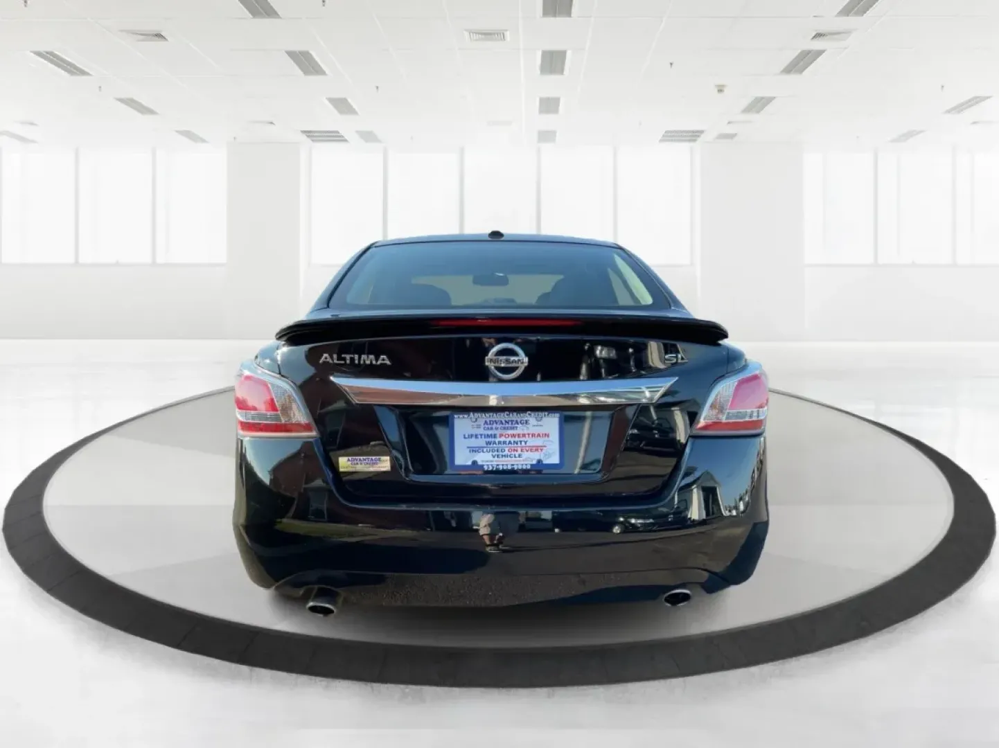 2015 Nissan Altima 2.5 SL (1N4AL3APXFC) with an 2.5L I-4 DOHC engine, located at 880 E. National Road, Vandalia, OH, 45377, (937) 908-9800, 39.891918, -84.183594 - **Elevate Your Daily Drive with the 2015 Nissan Altima 2.5 SL Perfect for Every Journey!**<br /> <br /> Are you looking for a reliable sedan that effortlessly transitions from weekday commutes to weekend adventures? The 2015 Nissan Altima 2.5 SL is not just a vehicle; it's a lifestyle upgrade. Desi - Photo#3
