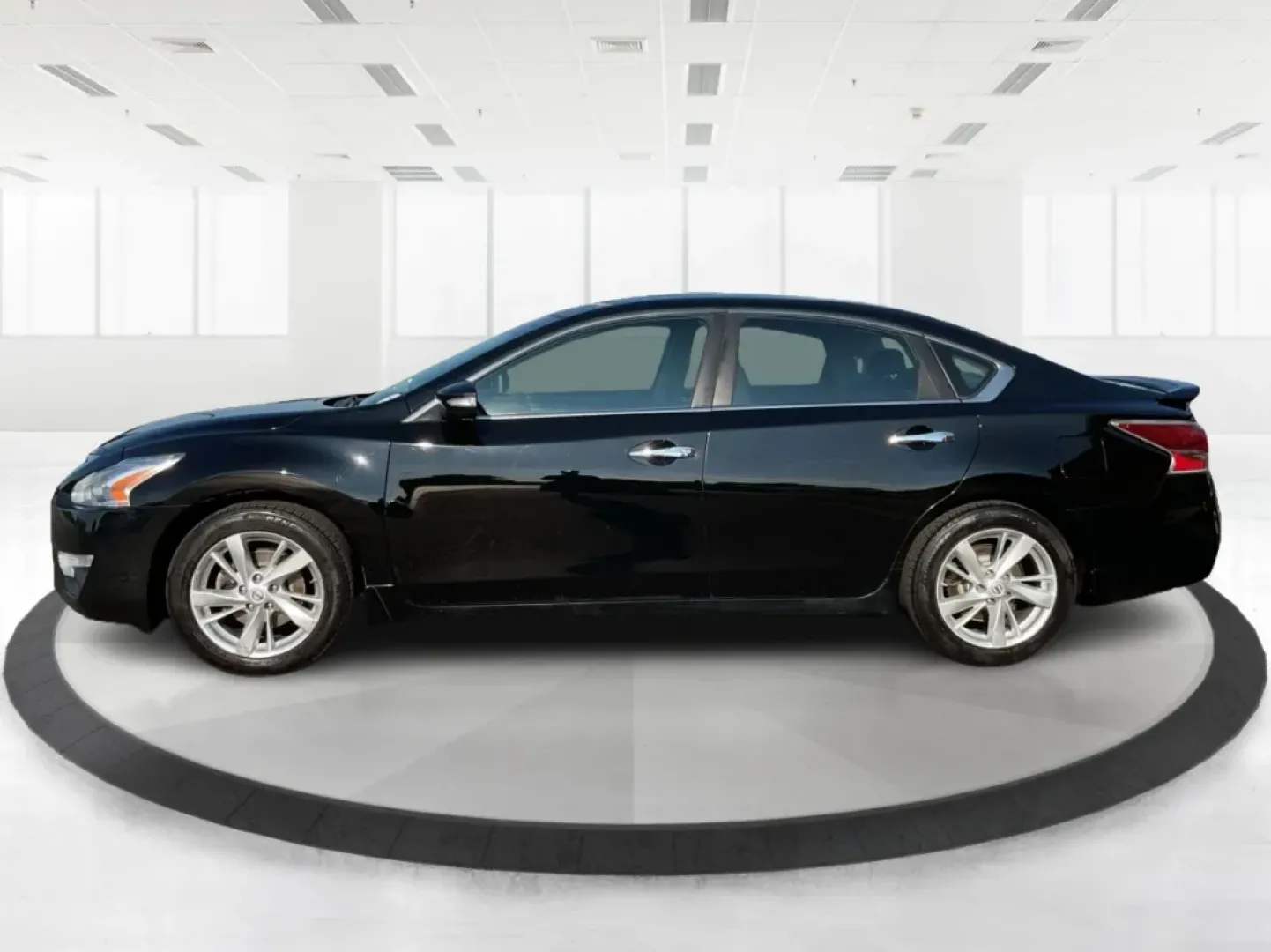 2015 Nissan Altima 2.5 SL (1N4AL3APXFC) with an 2.5L I-4 DOHC engine, located at 880 E. National Road, Vandalia, OH, 45377, (937) 908-9800, 39.891918, -84.183594 - **Elevate Your Daily Drive with the 2015 Nissan Altima 2.5 SL Perfect for Every Journey!**<br /> <br /> Are you looking for a reliable sedan that effortlessly transitions from weekday commutes to weekend adventures? The 2015 Nissan Altima 2.5 SL is not just a vehicle; it's a lifestyle upgrade. Desi - Photo#5