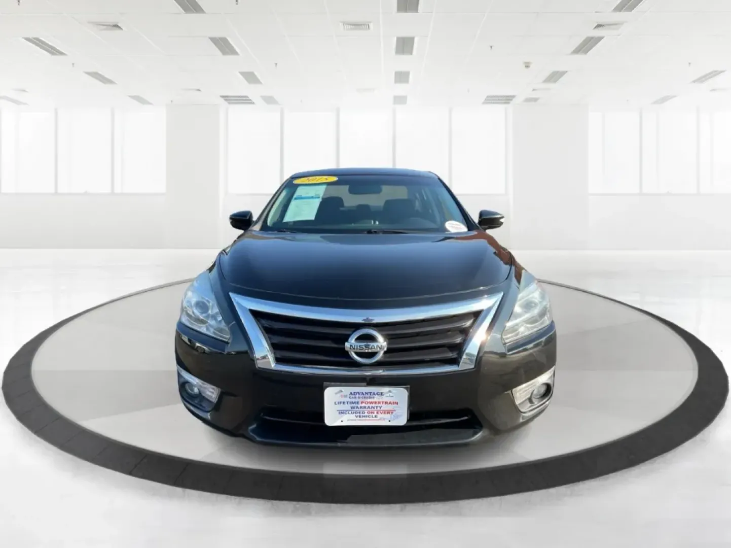 2015 Nissan Altima 2.5 SL (1N4AL3APXFC) with an 2.5L I-4 DOHC engine, located at 880 E. National Road, Vandalia, OH, 45377, (937) 908-9800, 39.891918, -84.183594 - **Elevate Your Daily Drive with the 2015 Nissan Altima 2.5 SL Perfect for Every Journey!**<br /> <br /> Are you looking for a reliable sedan that effortlessly transitions from weekday commutes to weekend adventures? The 2015 Nissan Altima 2.5 SL is not just a vehicle; it's a lifestyle upgrade. Desi - Photo#7