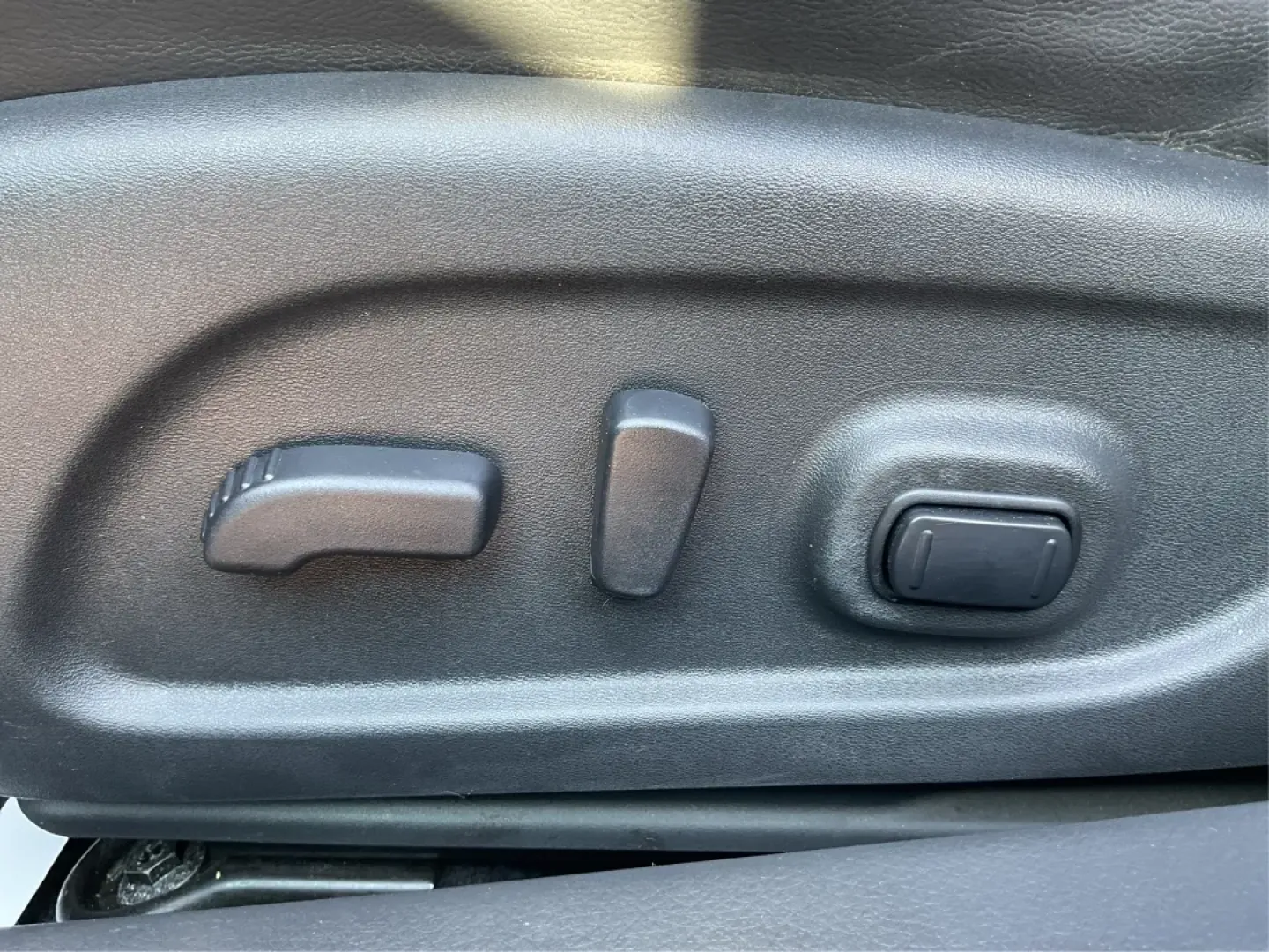 2015 Nissan Altima 2.5 SL (1N4AL3APXFC) with an 2.5L I-4 DOHC engine, located at 880 E. National Road, Vandalia, OH, 45377, (937) 908-9800, 39.891918, -84.183594 - **Elevate Your Daily Drive with the 2015 Nissan Altima 2.5 SL Perfect for Every Journey!**<br /> <br /> Are you looking for a reliable sedan that effortlessly transitions from weekday commutes to weekend adventures? The 2015 Nissan Altima 2.5 SL is not just a vehicle; it's a lifestyle upgrade. Desi - Photo#17
