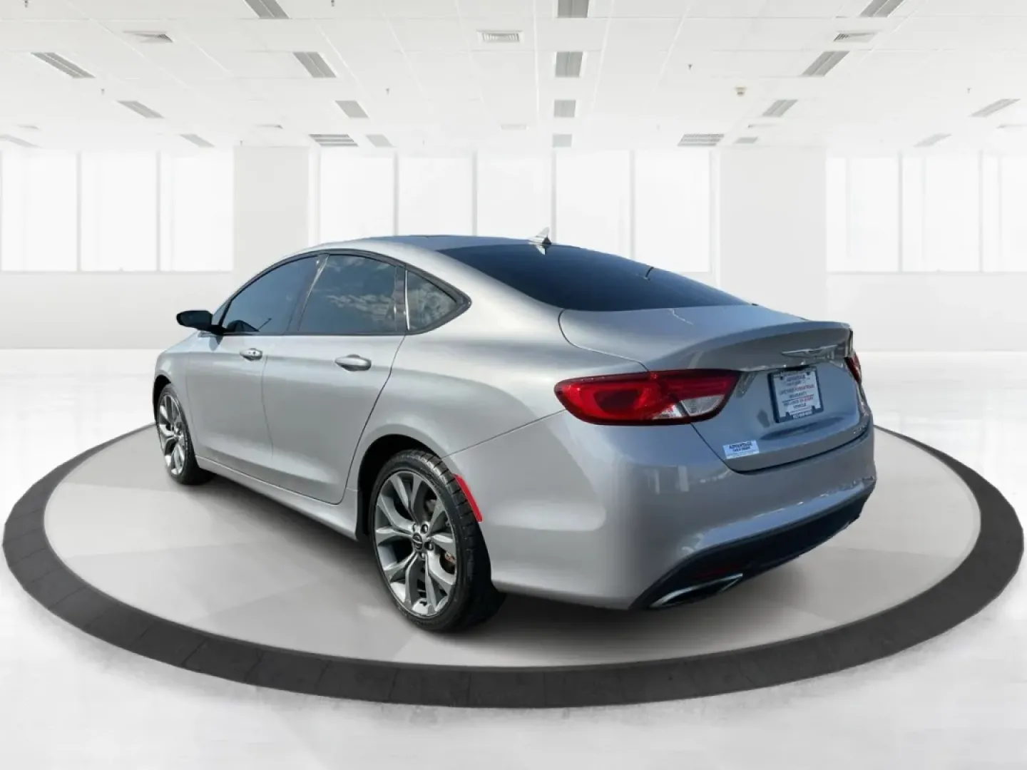2015 Chrysler 200 S (1C3CCCBB2FN) with an 3.6L V-6 DOHC engine, located at 1184 Kauffman Ave, Fairborn, OH, 45324, (937) 908-9800, 39.807072, -84.030914 - **Discover Your Adventure: 2015 Chrysler 200 S - Perfect for Everyday Life and Weekend Getaways!**<br /> <br /> Are you ready to elevate your daily commute or embark on a spontaneous weekend trip? Meet the 2015 Chrysler 200 S, a stylish sedan designed for those who appreciate both comfort and perfor - Photo#4