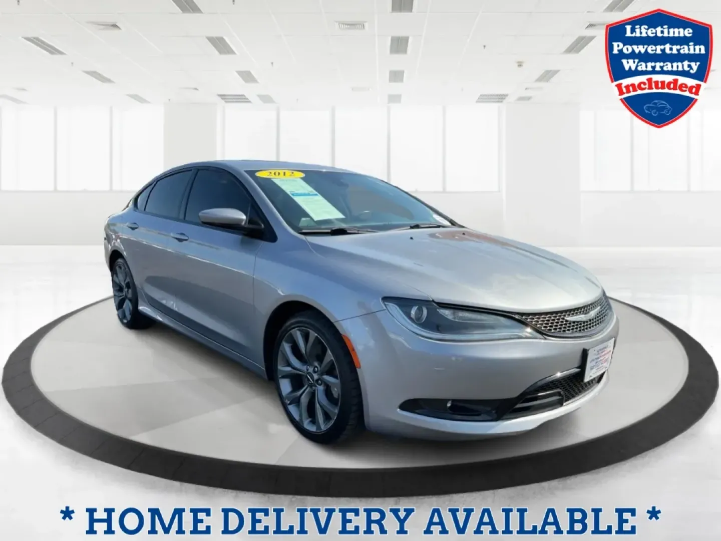 2015 Chrysler 200 S (1C3CCCBB2FN) with an 3.6L V-6 DOHC engine, located at 880 E. National Road, Vandalia, OH, 45377, (937) 908-9800, 39.891918, -84.183594 - **Discover Your Adventure: 2015 Chrysler 200 S - Perfect for Everyday Life and Weekend Getaways!**<br /> <br /> Are you ready to elevate your daily commute or embark on a spontaneous weekend trip? Meet the 2015 Chrysler 200 S, a stylish sedan designed for those who appreciate both comfort and perfor - Photo#0