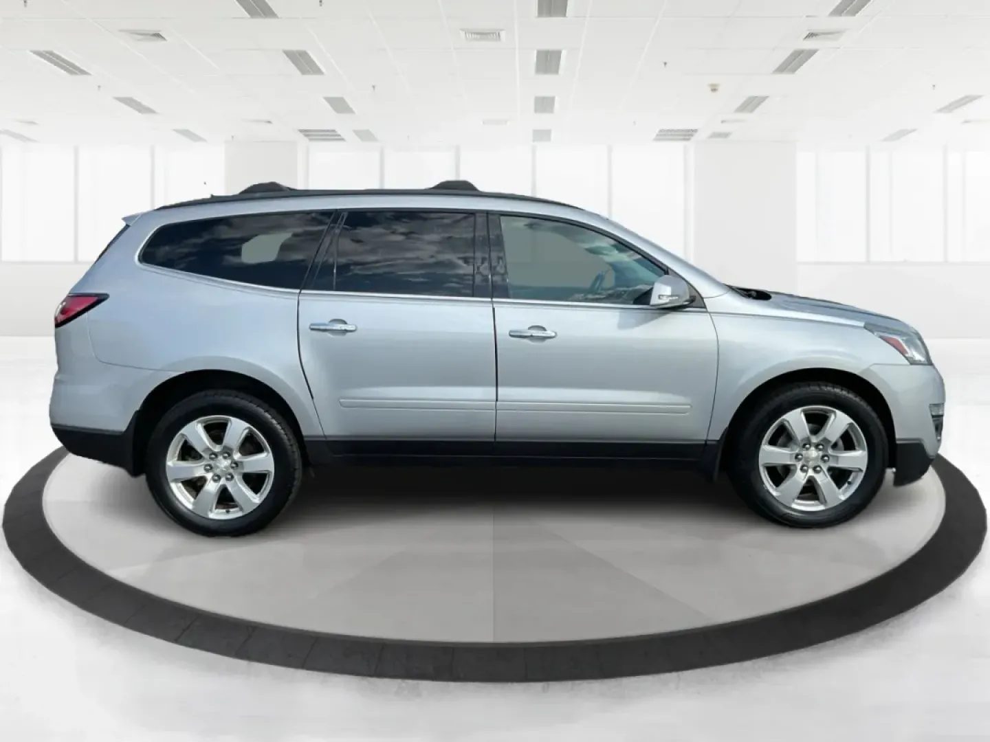 2017 Chevrolet Traverse 1LT (1GNKRGKDXHJ) with an 3.6L V-6 gasoline direct injection engine, located at 880 E. National Road, Vandalia, OH, 45377, (937) 908-9800, 39.891918, -84.183594 - ### Discover Your Next Family Adventure with the 2017 Chevrolet Traverse 1LT at Advantage Car and Credit - Troy!<br /> <br /> Are you searching for a reliable vehicle that can comfortably accommodate your growing family or serve as the perfect companion for weekend getaways? Look no further than the - Photo#1