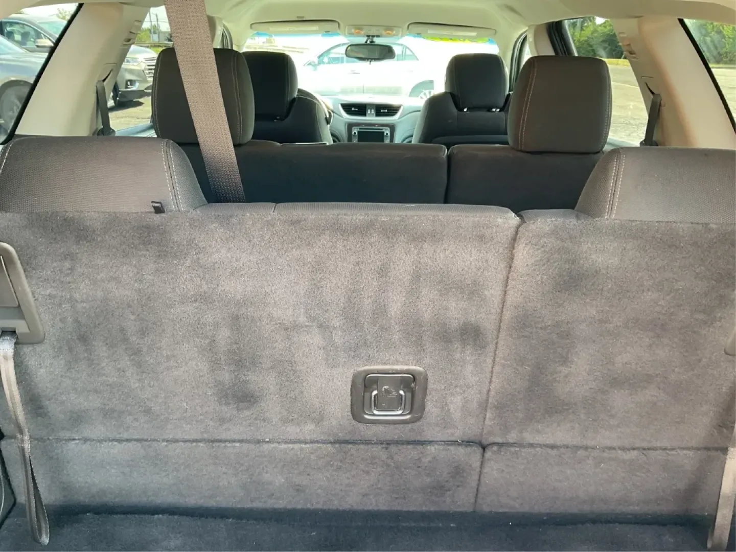 2017 Chevrolet Traverse 1LT (1GNKRGKDXHJ) with an 3.6L V-6 gasoline direct injection engine, located at 880 E. National Road, Vandalia, OH, 45377, (937) 908-9800, 39.891918, -84.183594 - ### Discover Your Next Family Adventure with the 2017 Chevrolet Traverse 1LT at Advantage Car and Credit - Troy!<br /> <br /> Are you searching for a reliable vehicle that can comfortably accommodate your growing family or serve as the perfect companion for weekend getaways? Look no further than the - Photo#11